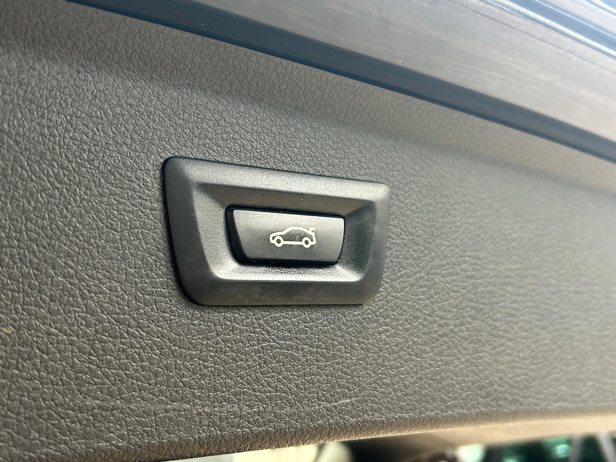 BMW 2 Series view 36
