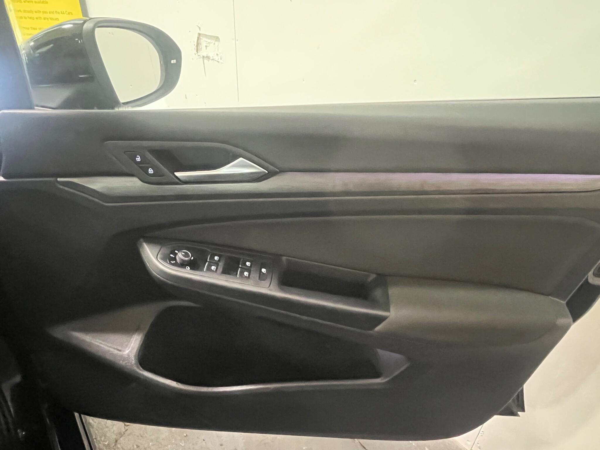 2020 Volkswagen Golf 1.5 TSI Style Euro 6 (s/s) 5dr • 63,000 miles image 21