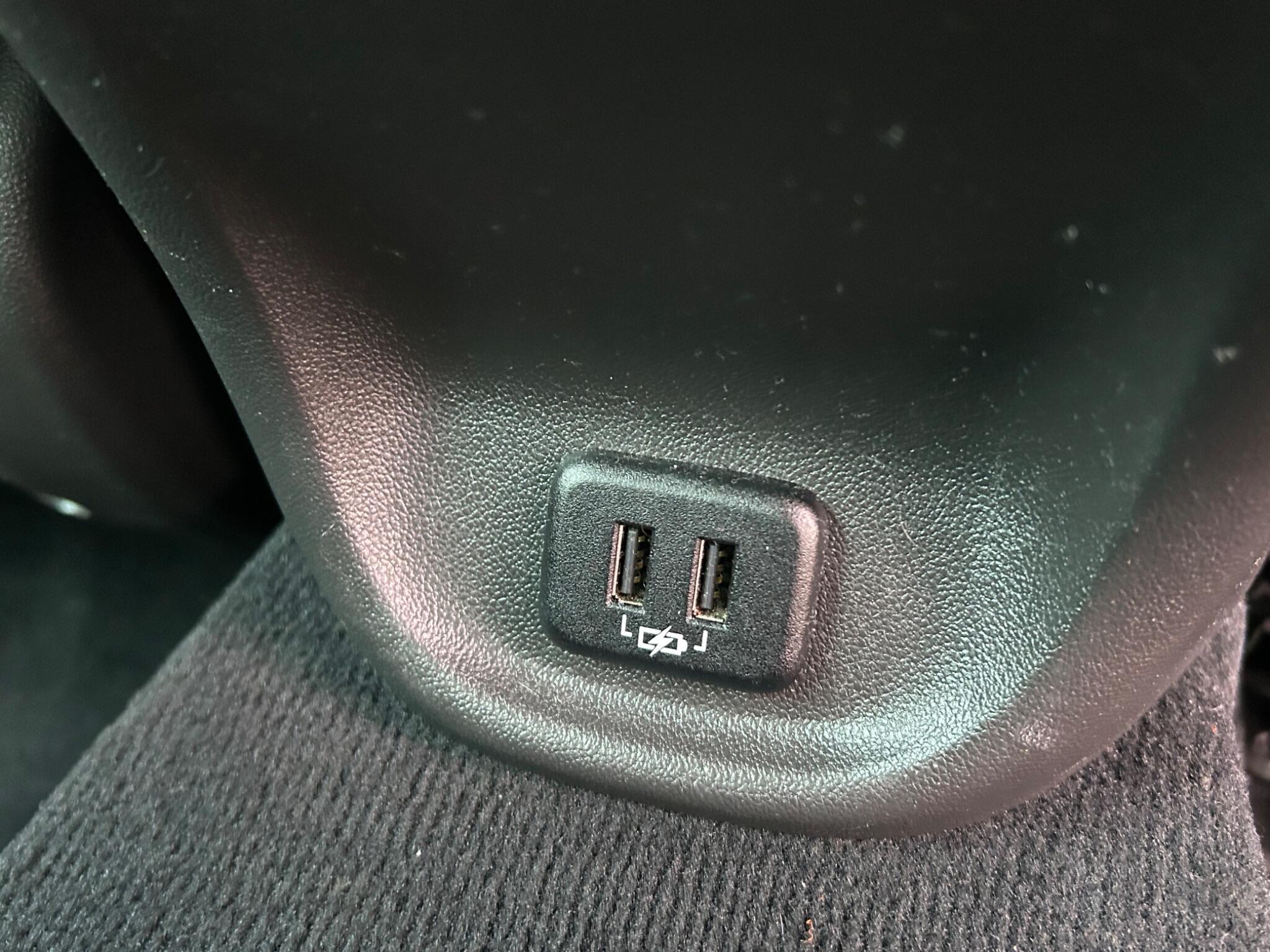 Vauxhall Insignia view 26