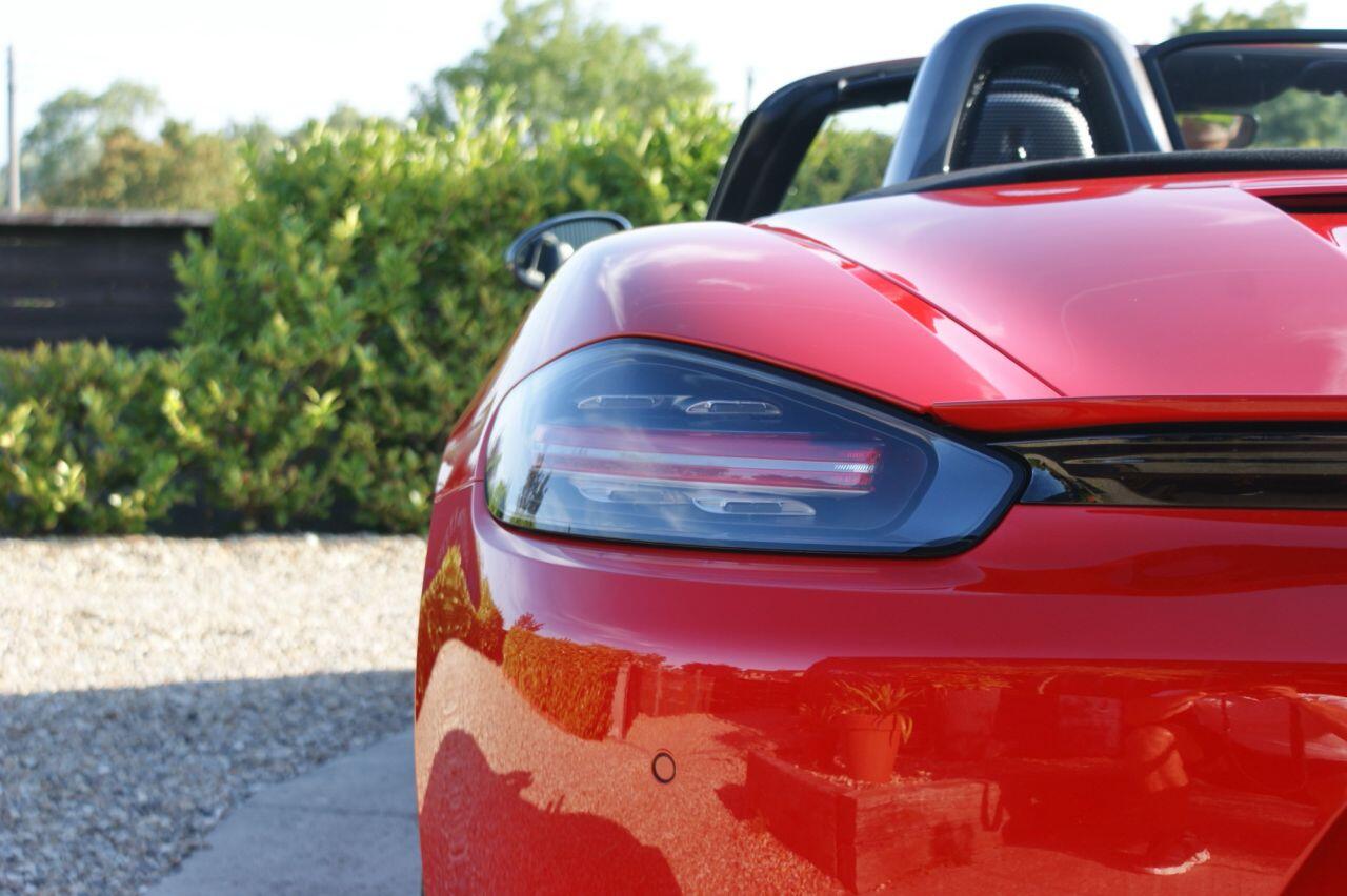 Porsche 718 Boxster view 22