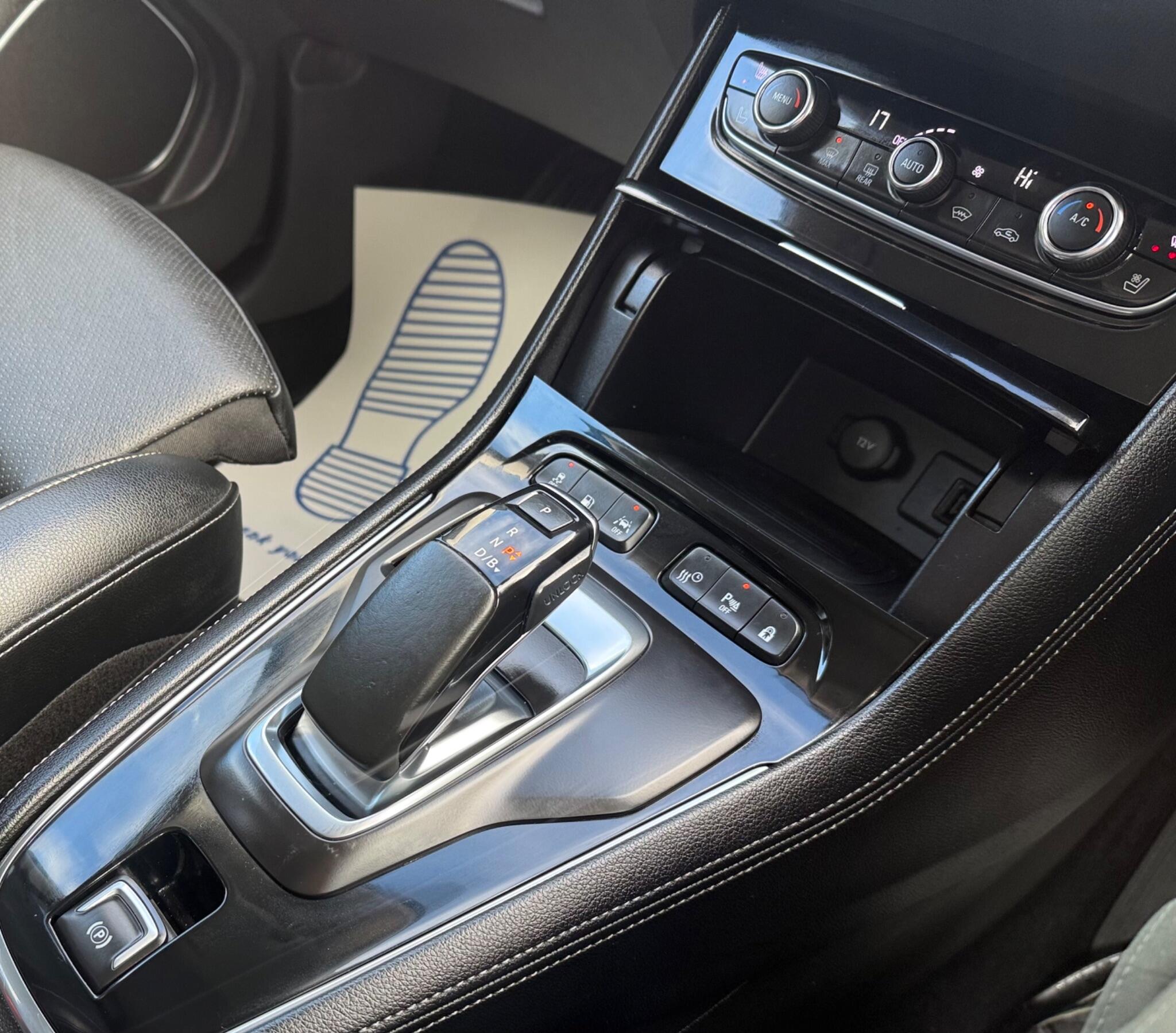Vauxhall Grandland X view 8