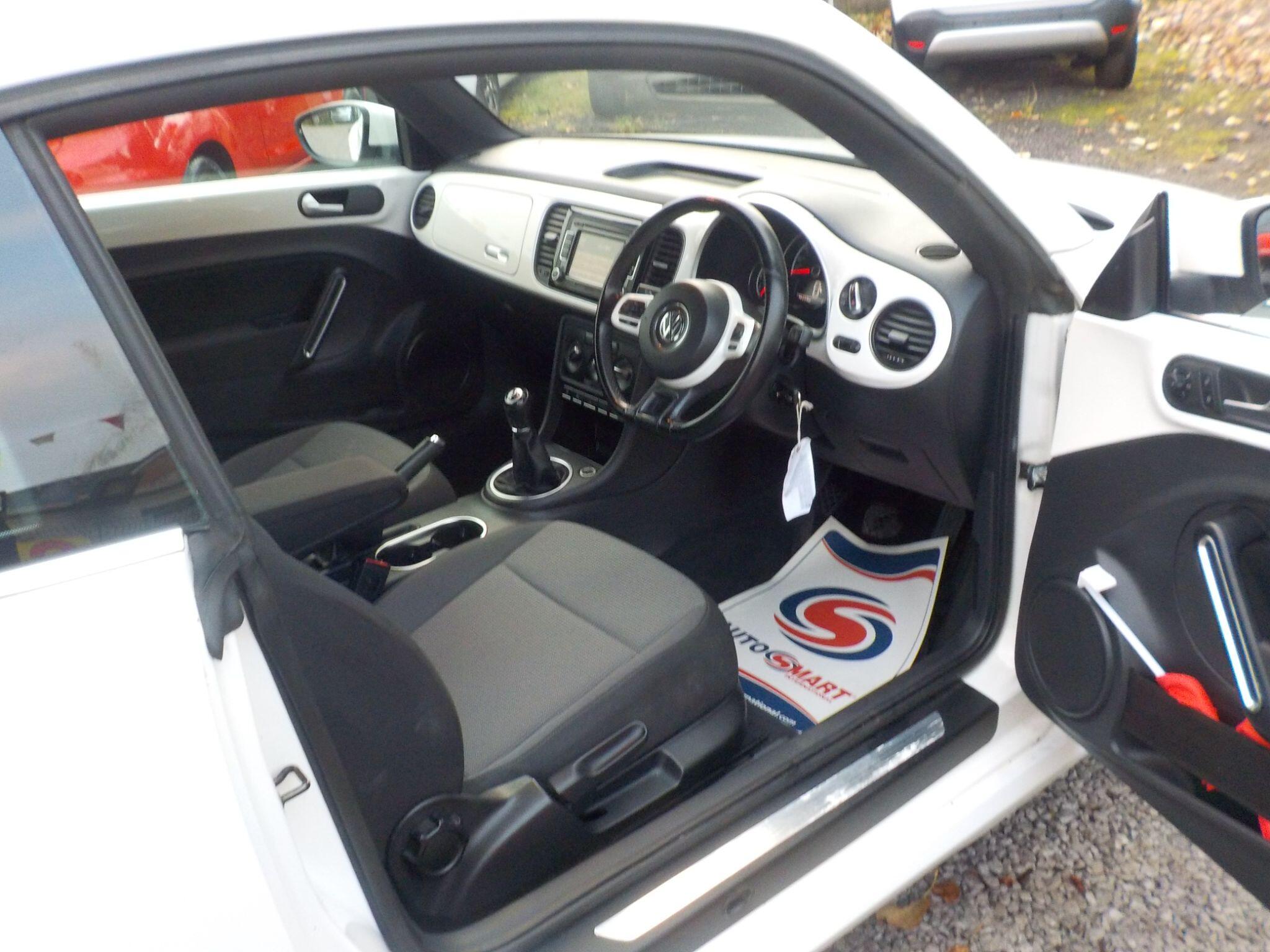 Volkswagen Beetle 1.6 TDI BlueMotion Tech Design Euro 5 (s/s) 3dr