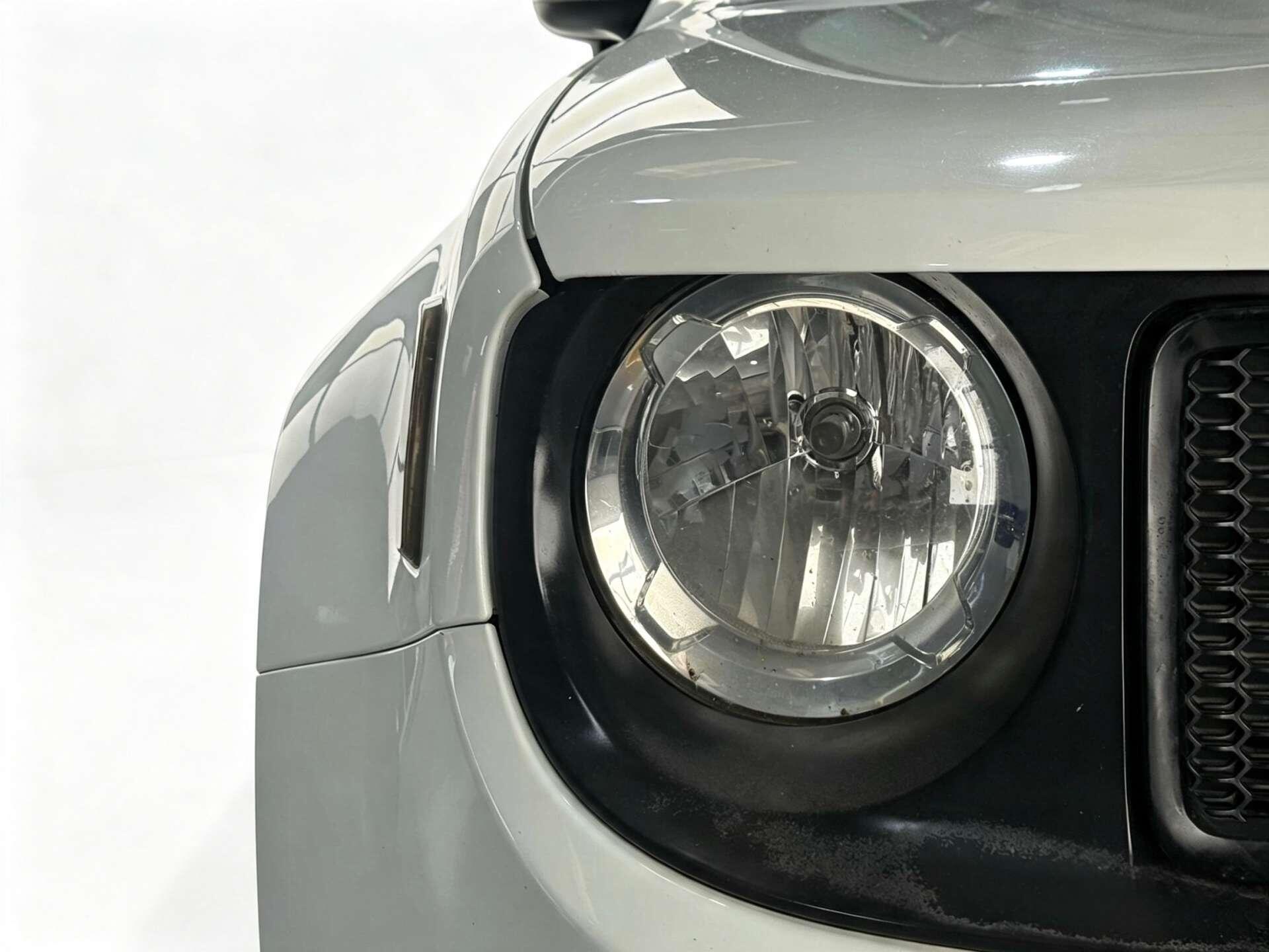 Jeep Renegade view 5