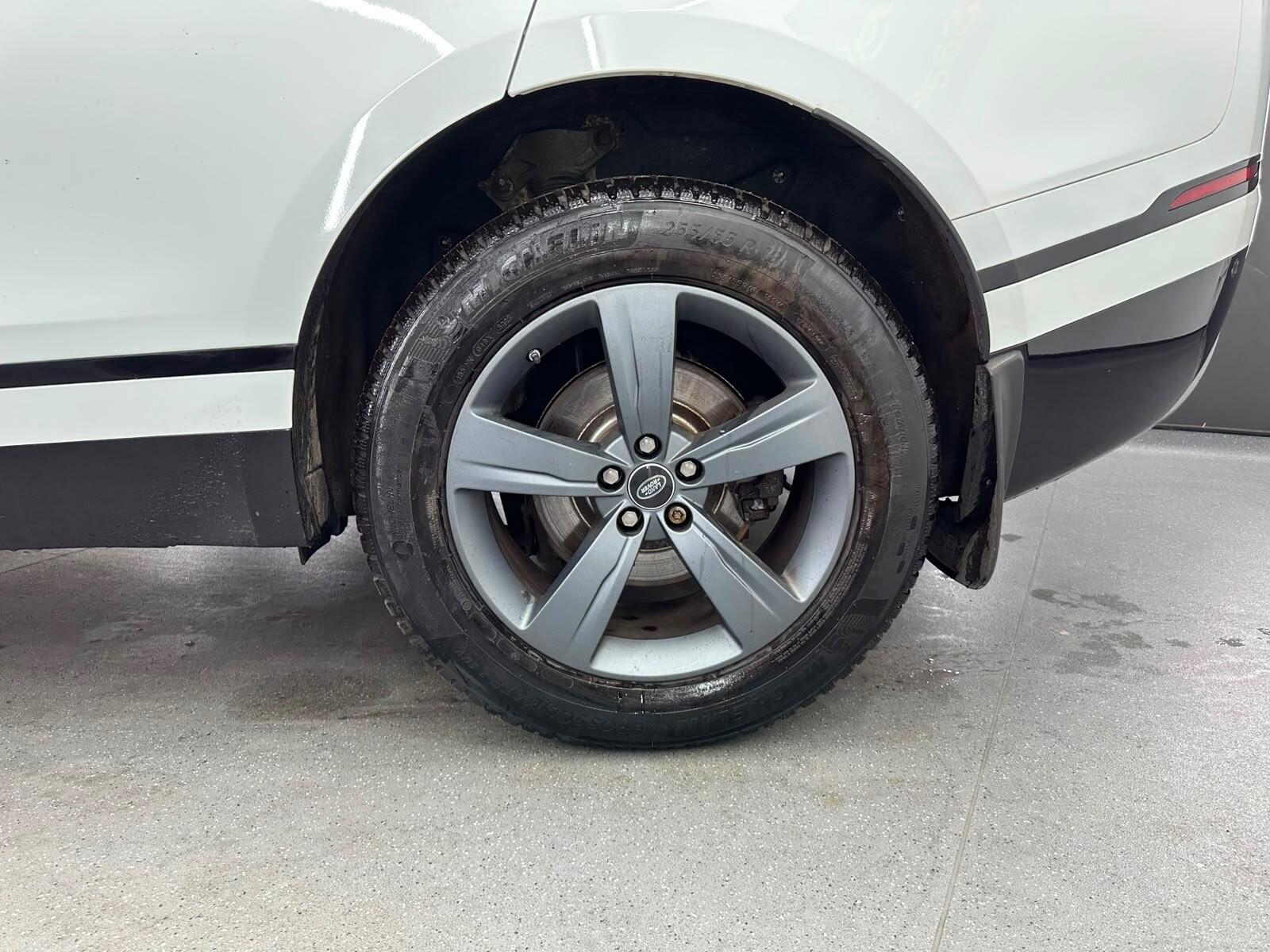 Land Rover Range Rover Velar view 22