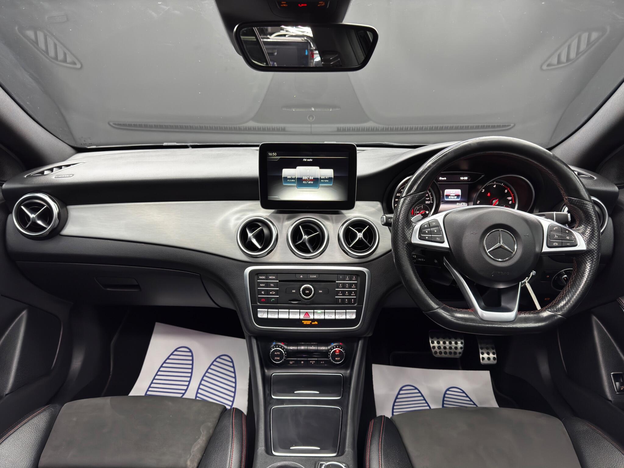 Mercedes-Benz GLA view 10