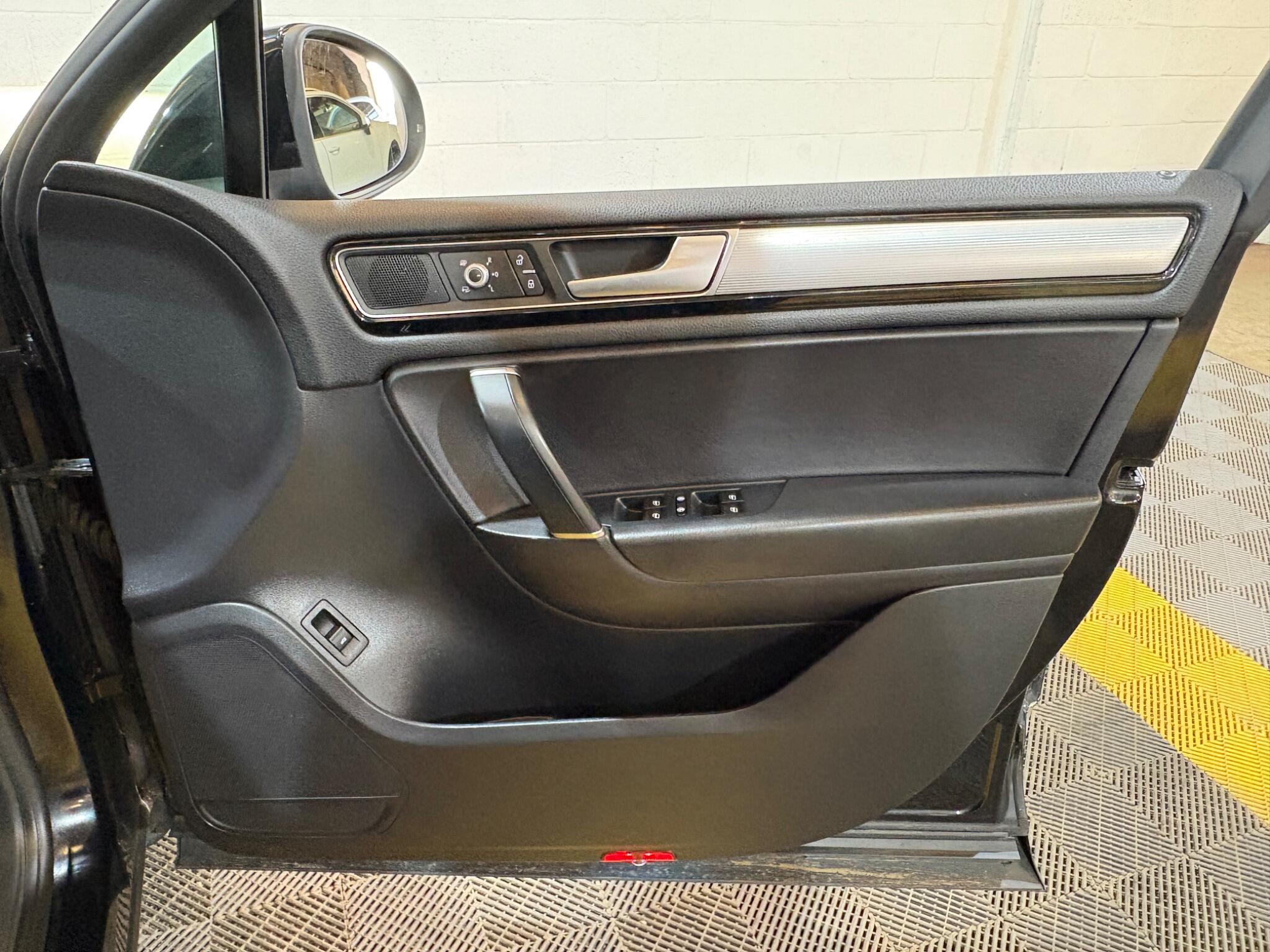 Volkswagen Touareg view 77