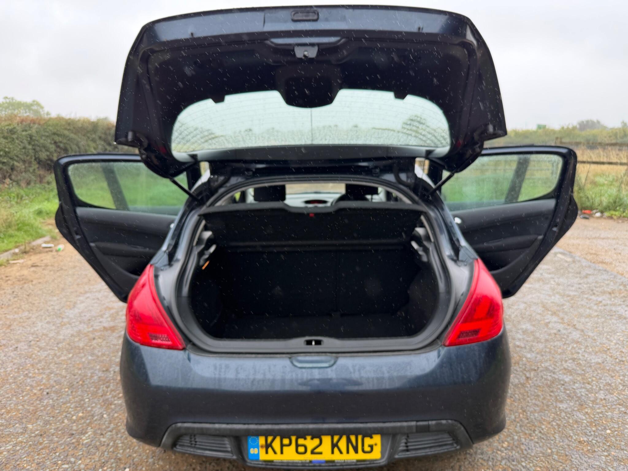 Peugeot 308 view 12