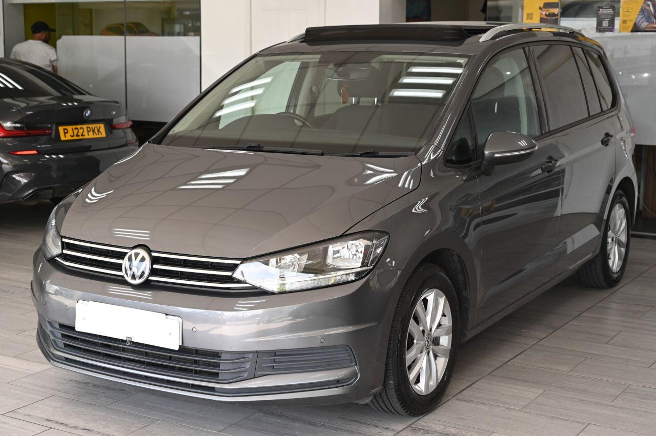 Volkswagen Touran view 5