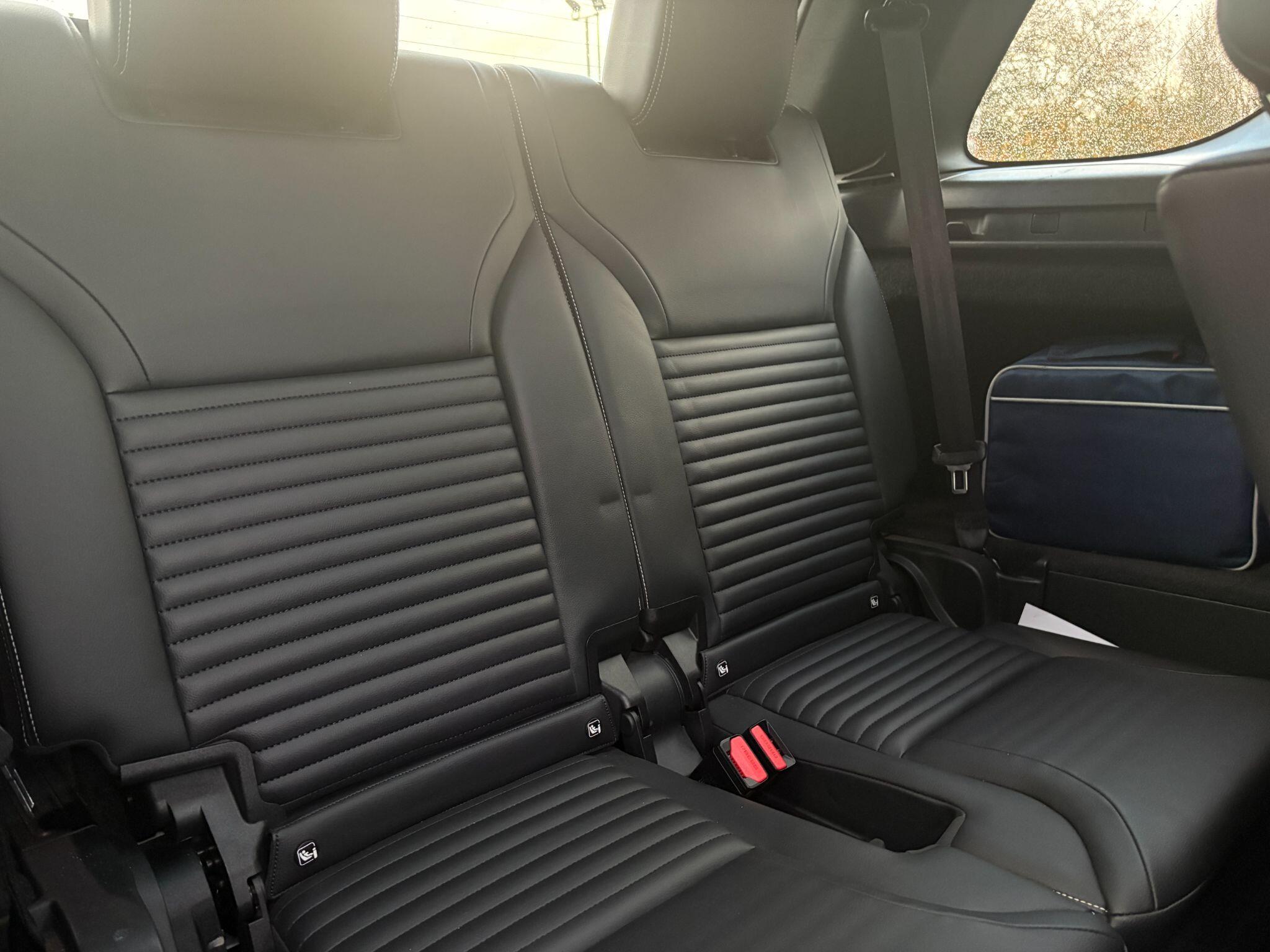 Land Rover Discovery 3 view 9