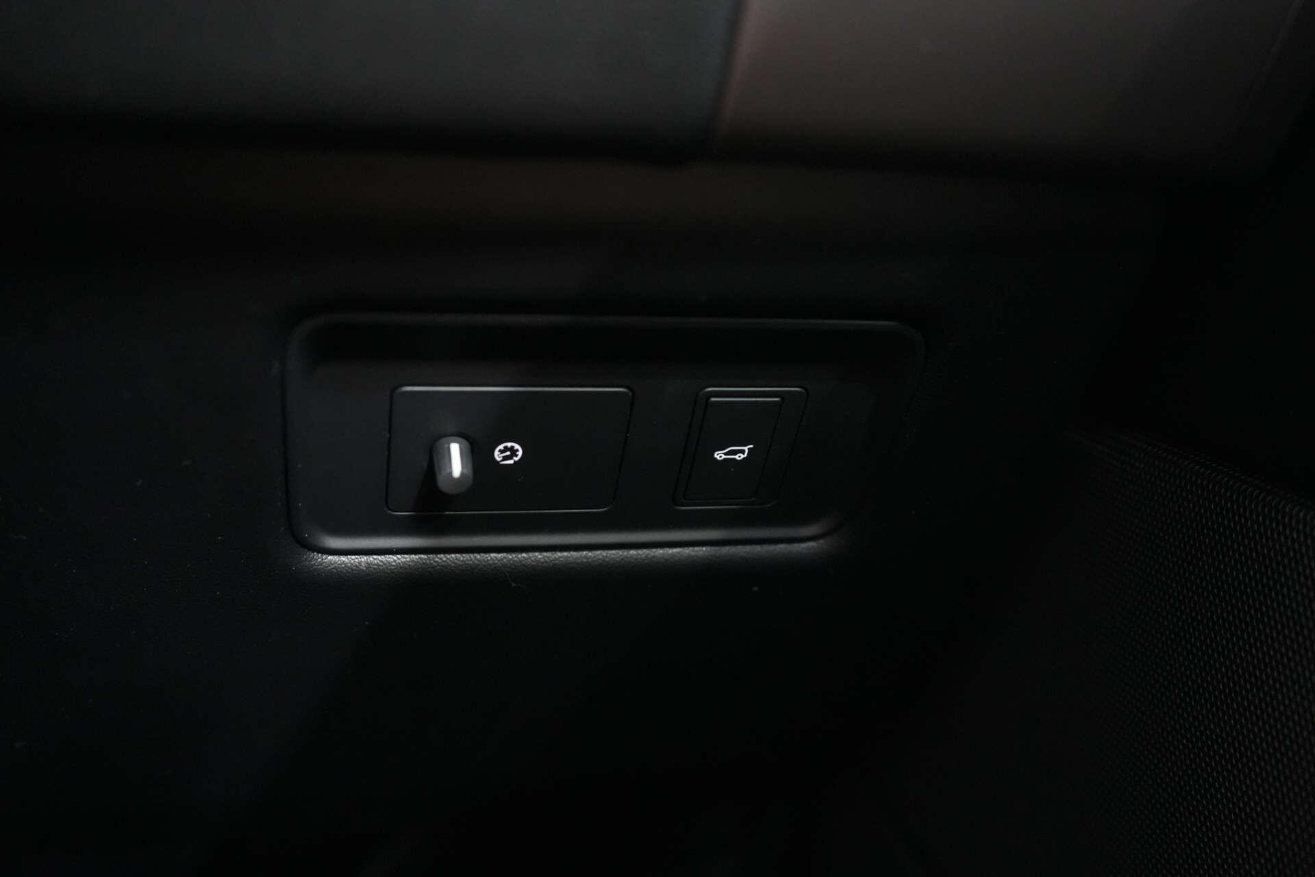 Land Rover Range Rover Sport view 42