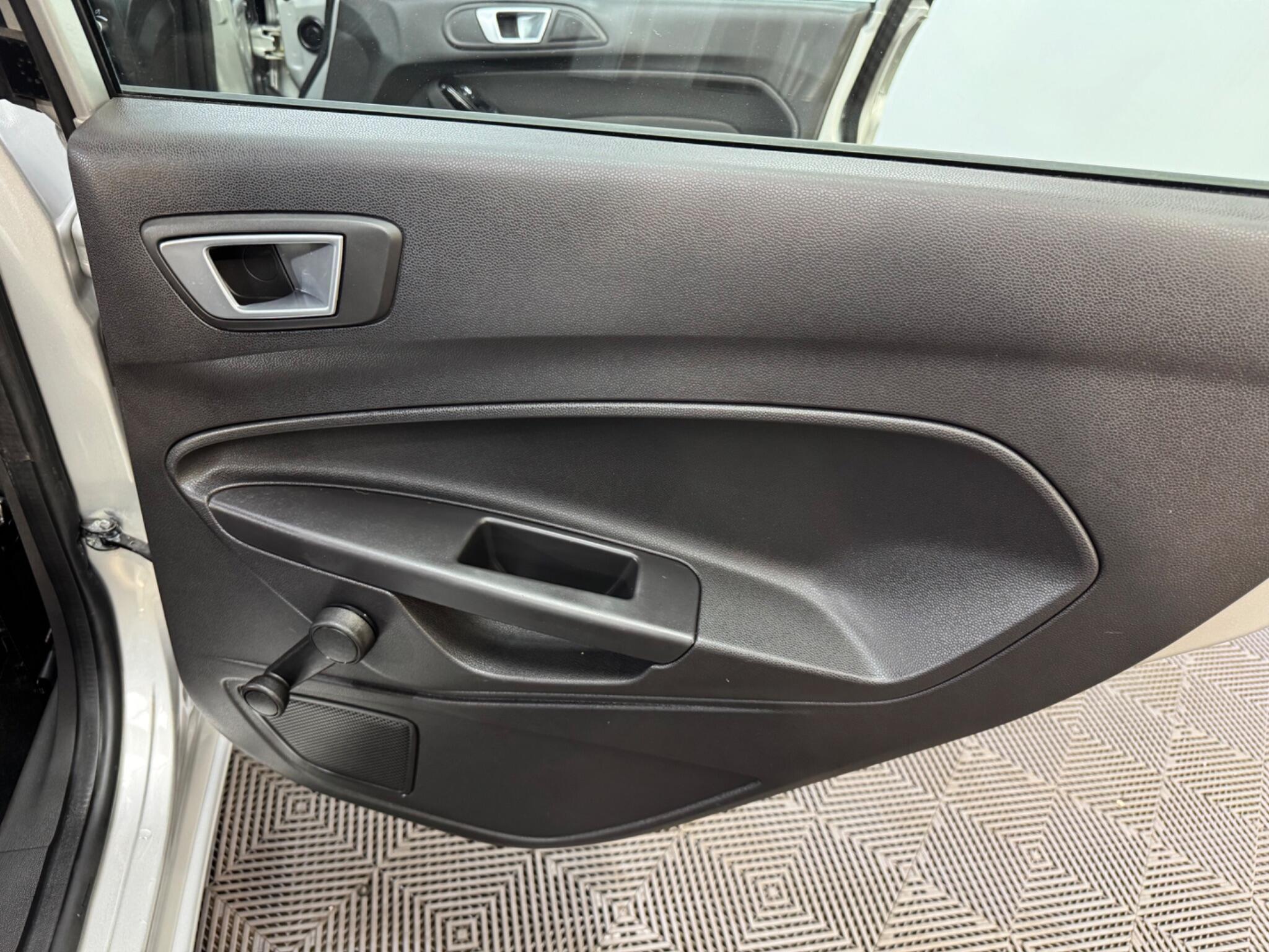 Ford Fiesta view 34