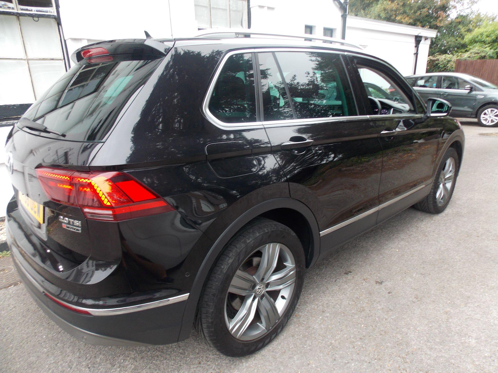 Volkswagen Tiguan view 32