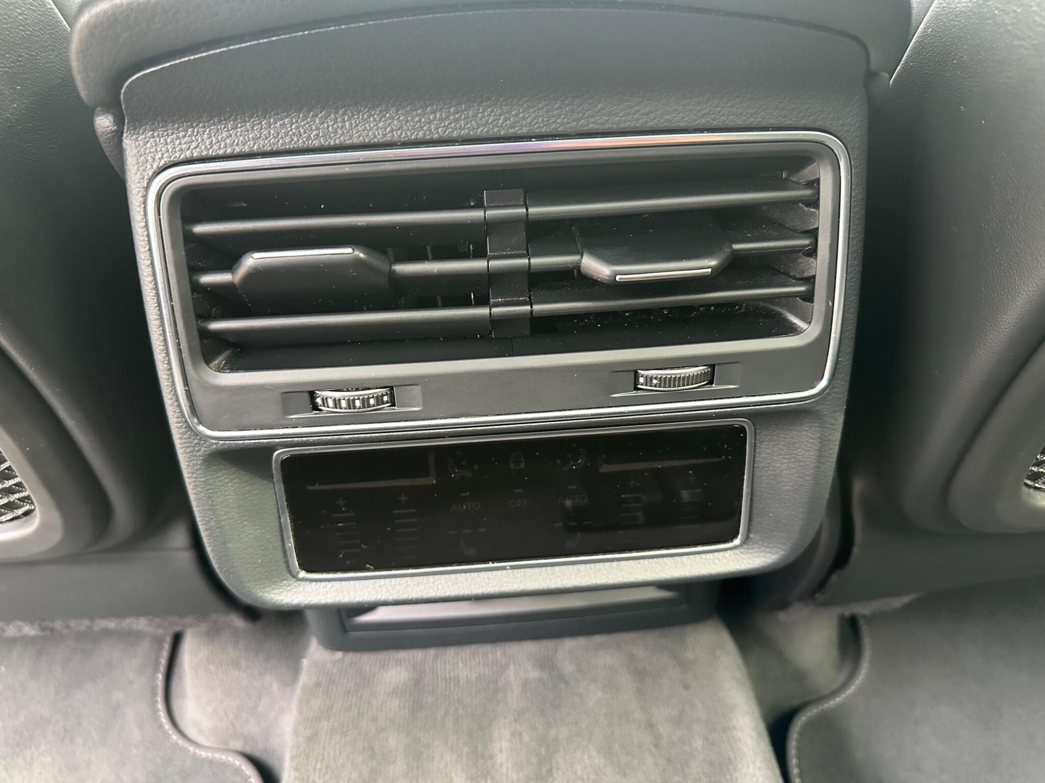 Audi Q8 view 54