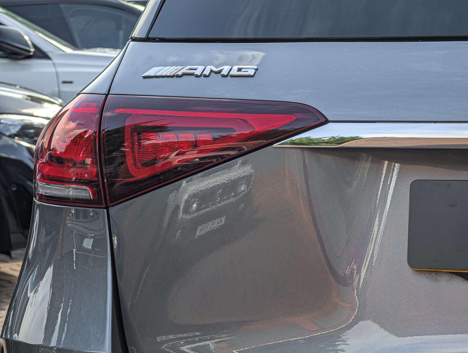 Mercedes-Benz Gle view 19