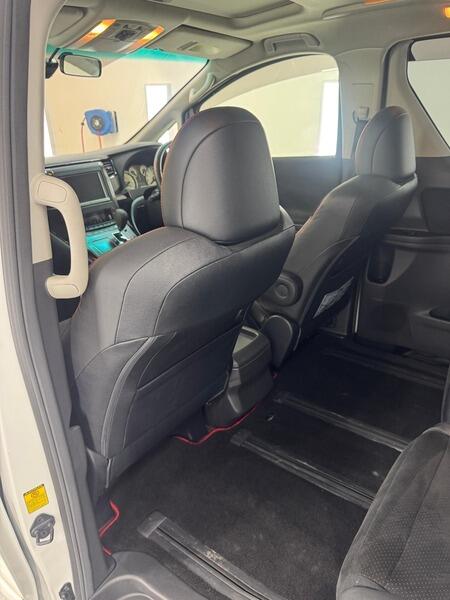 2013 Toyota Vellfire image 21
