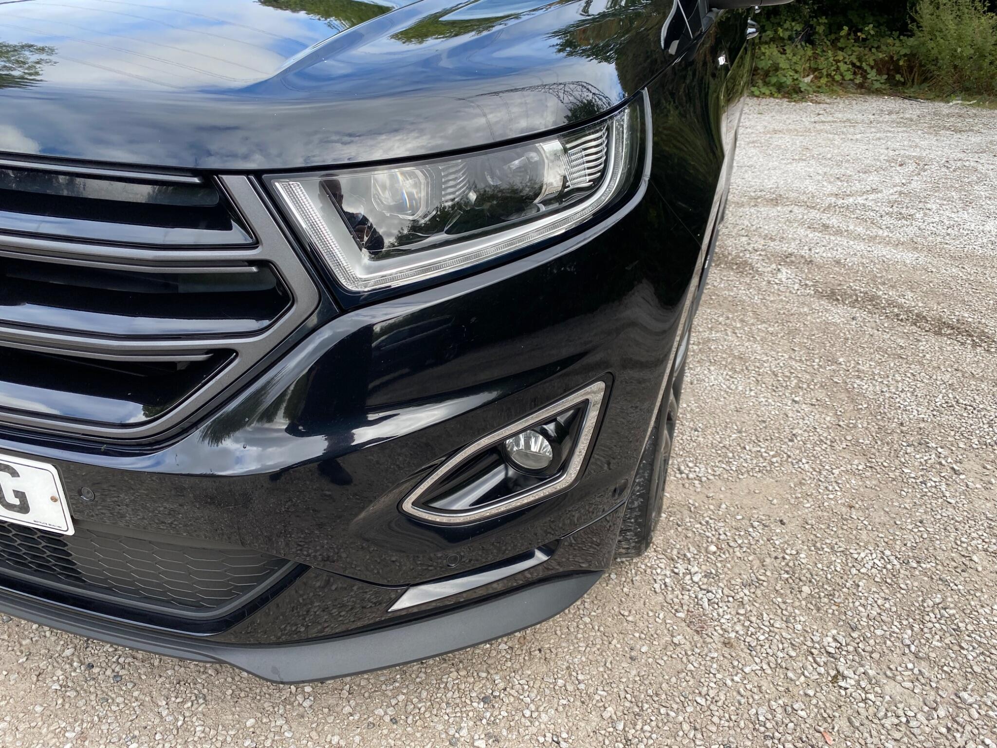 Ford Edge view 13