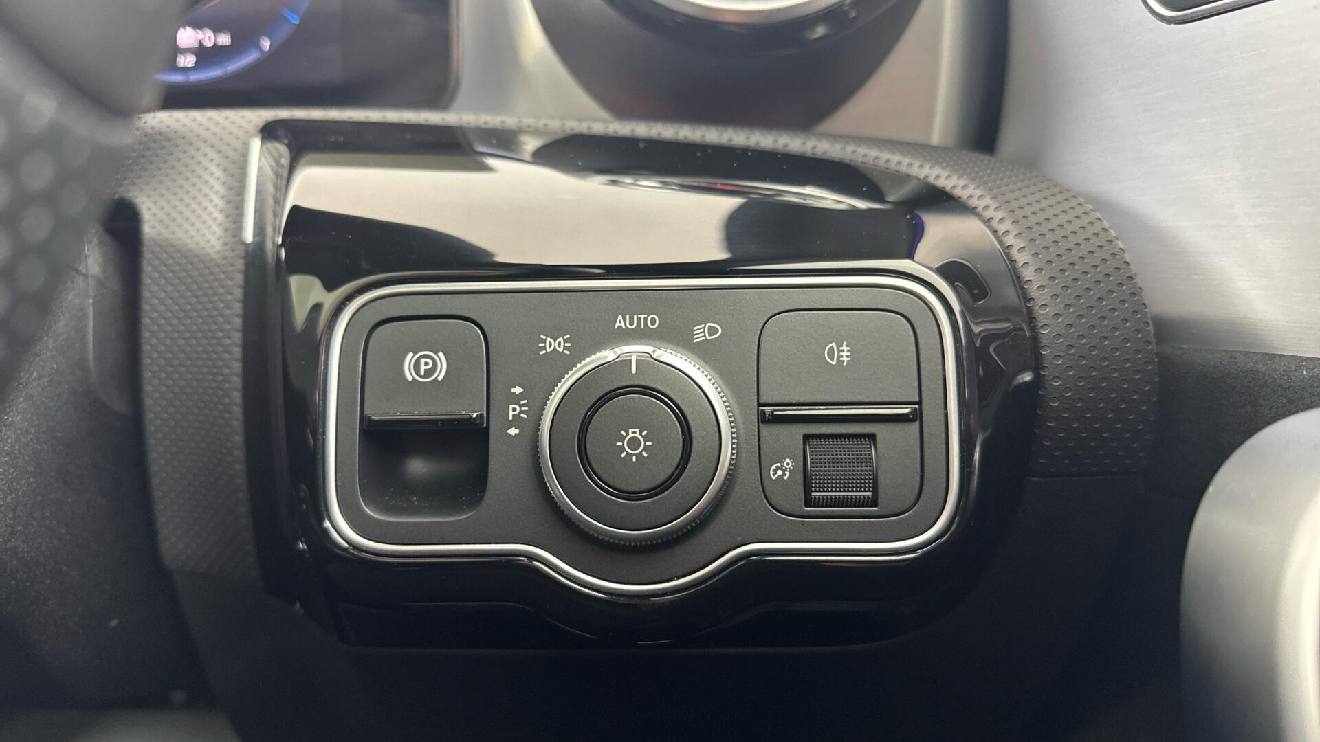 Mercedes-Benz CLA view 48