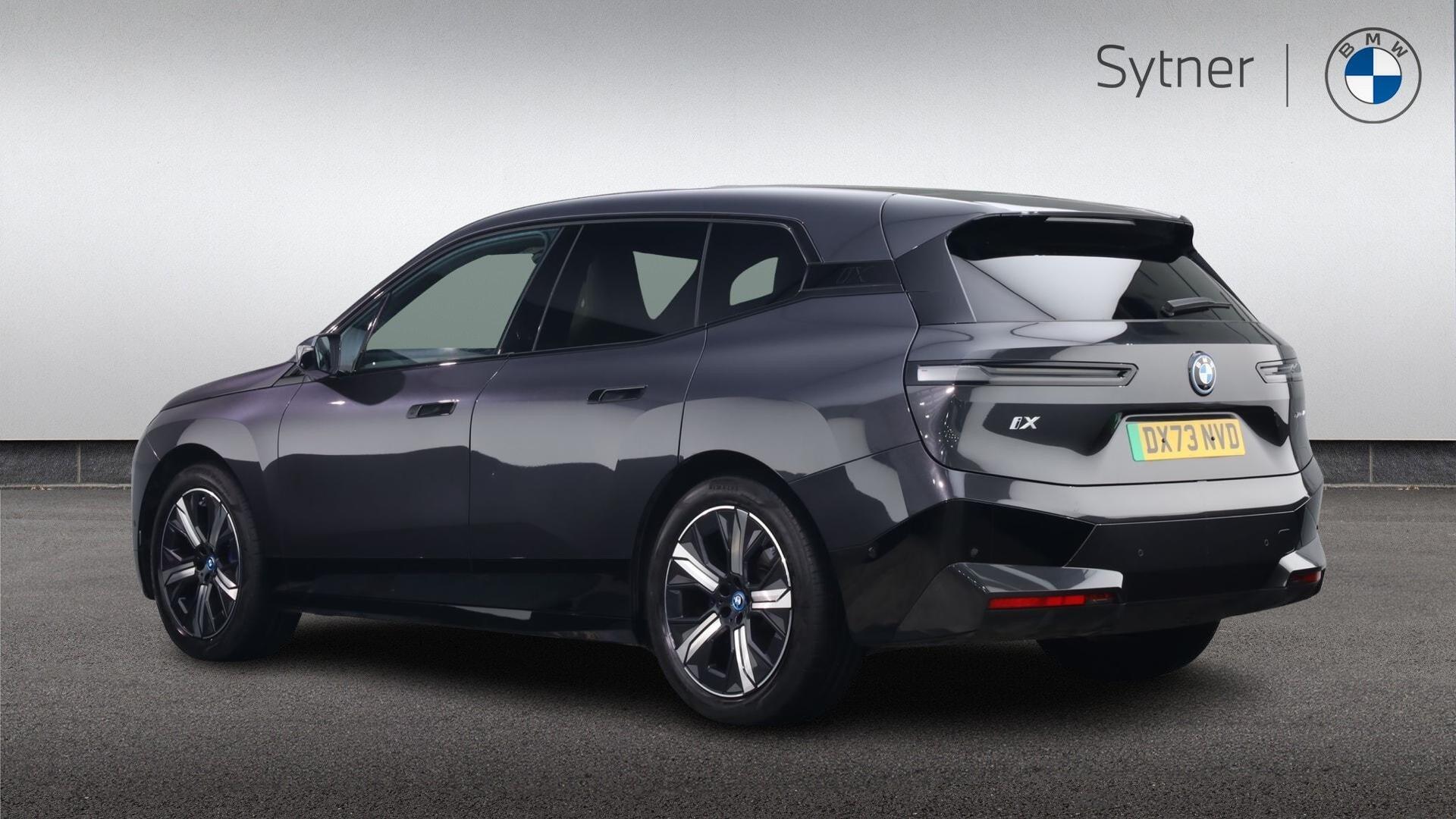 BMW Ix view 2