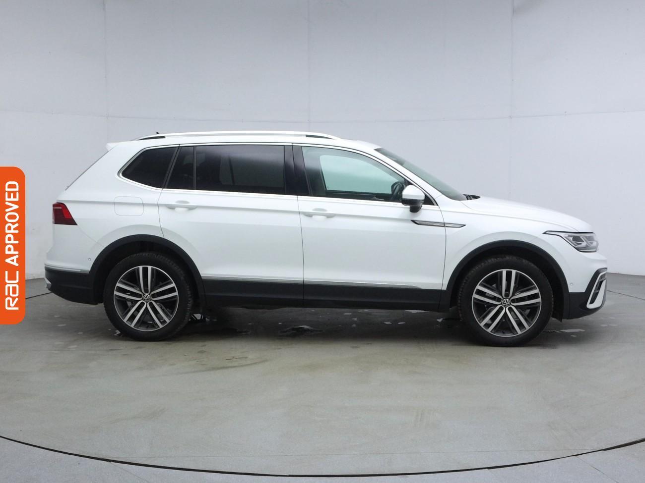 Volkswagen Tiguan Allspace view 6