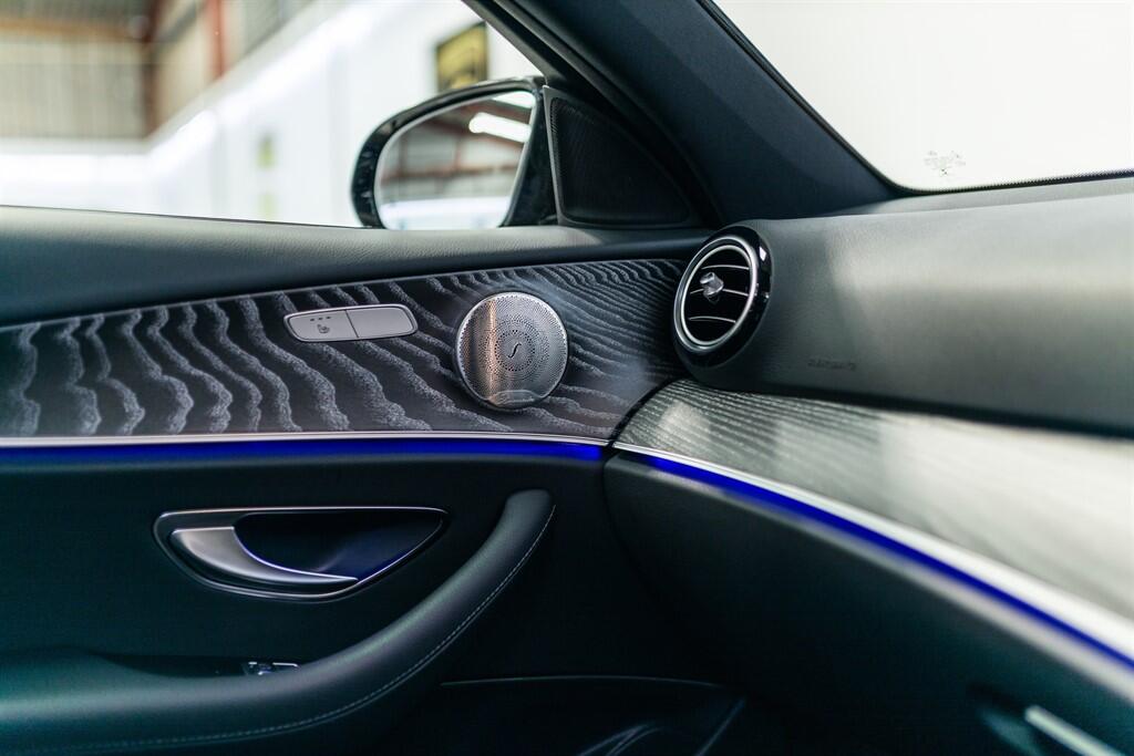 Mercedes-Benz E-Class view 36