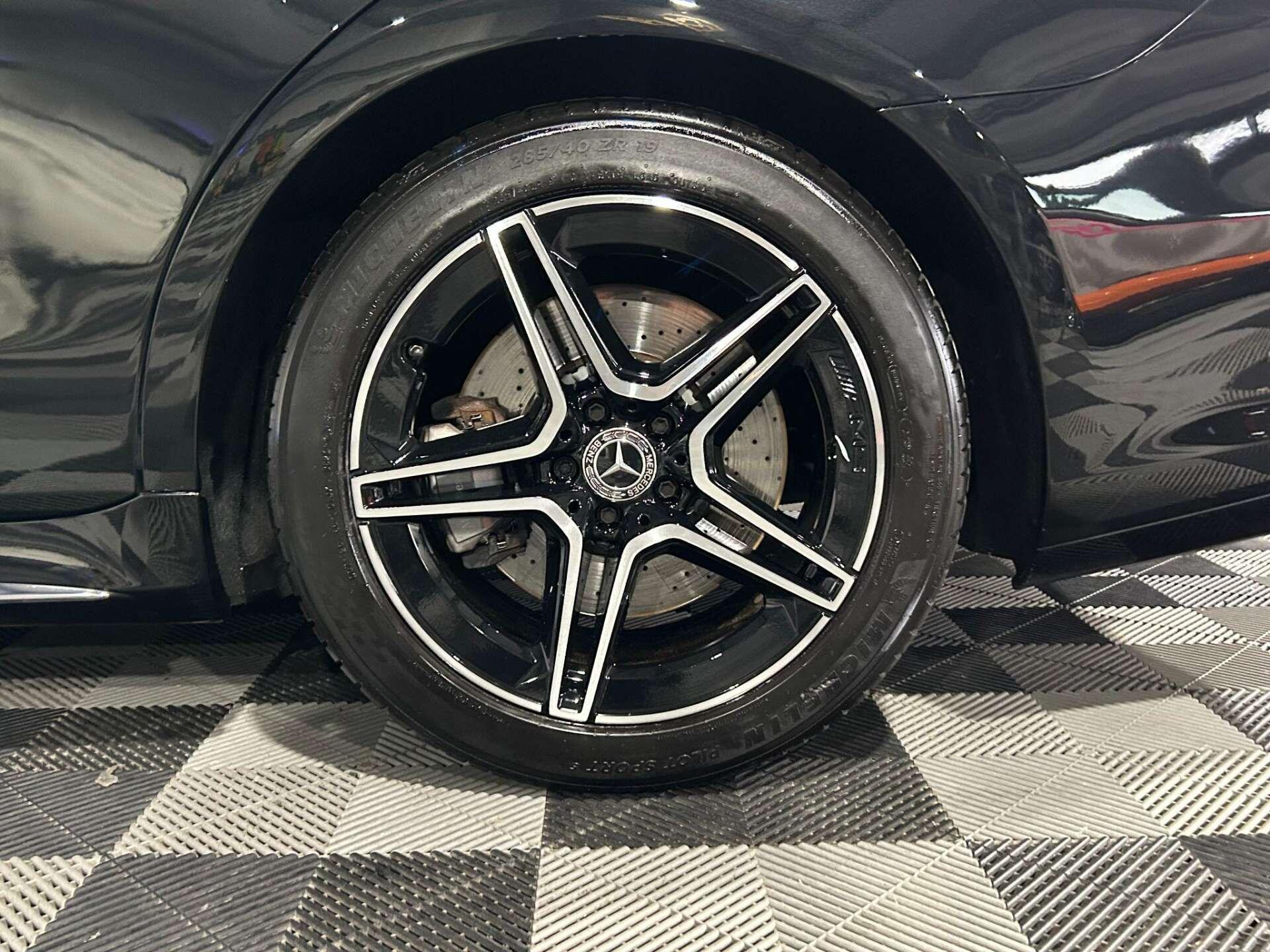Mercedes-Benz S Class view 46