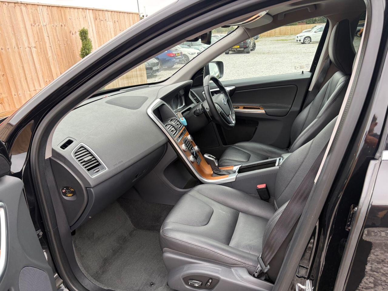 Volvo XC60 view 16