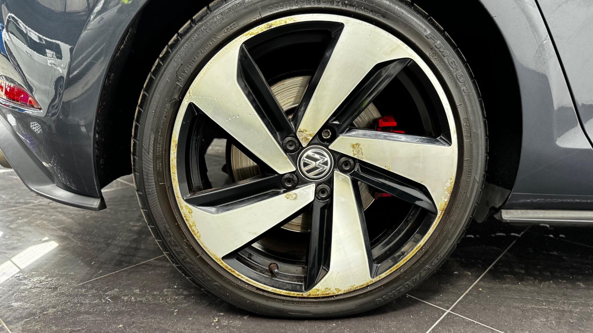 Volkswagen Golf view 57
