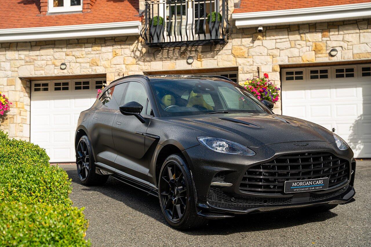 Aston Martin DBX view 100