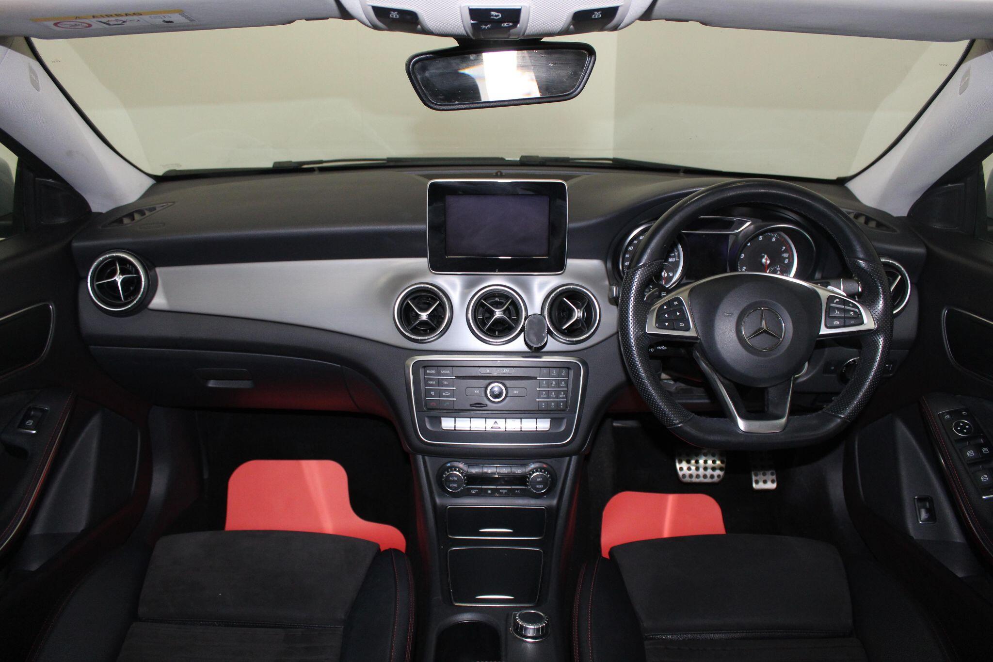 Mercedes-Benz CLA view 28