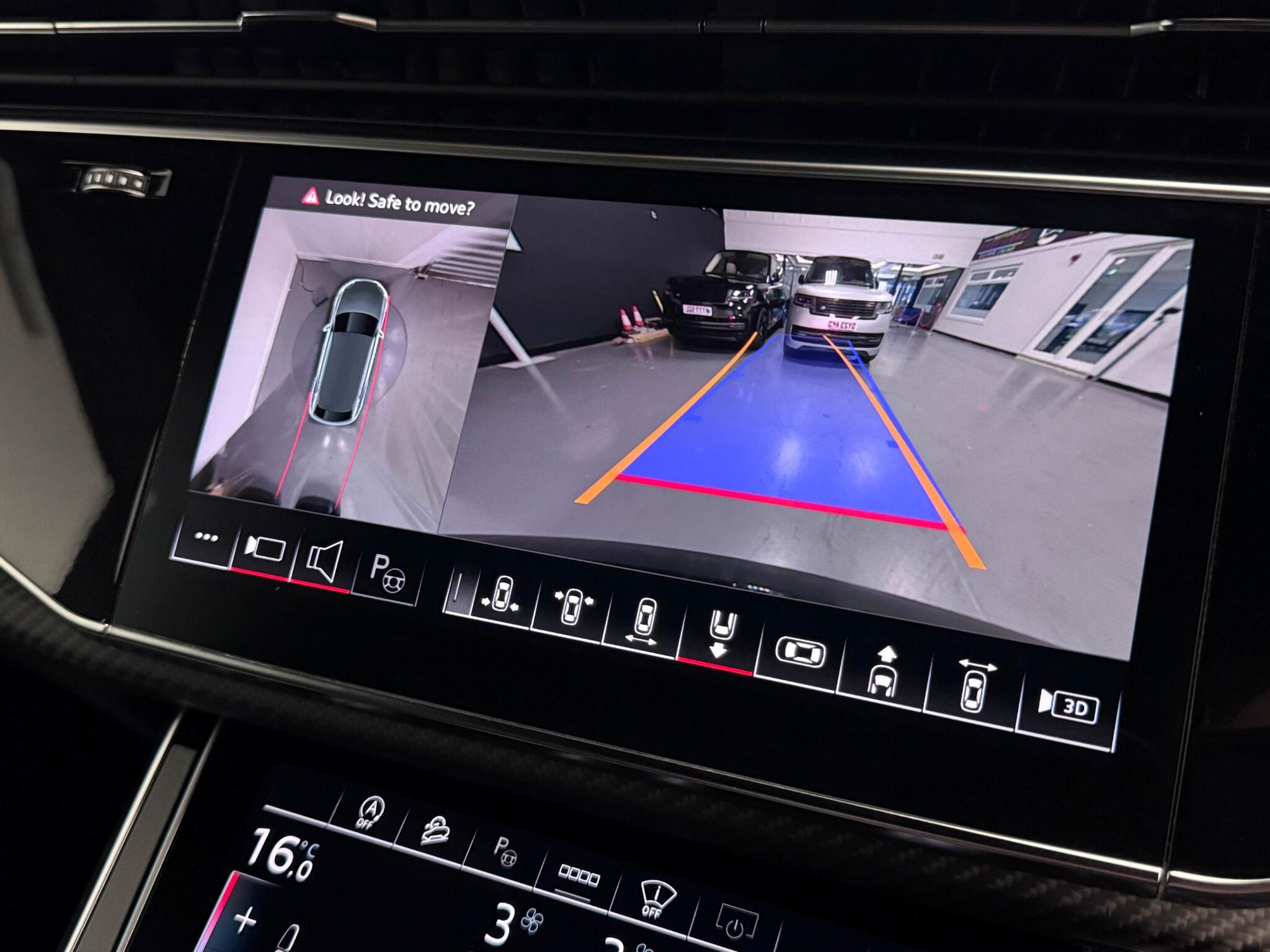 Audi RSQ8 view 17
