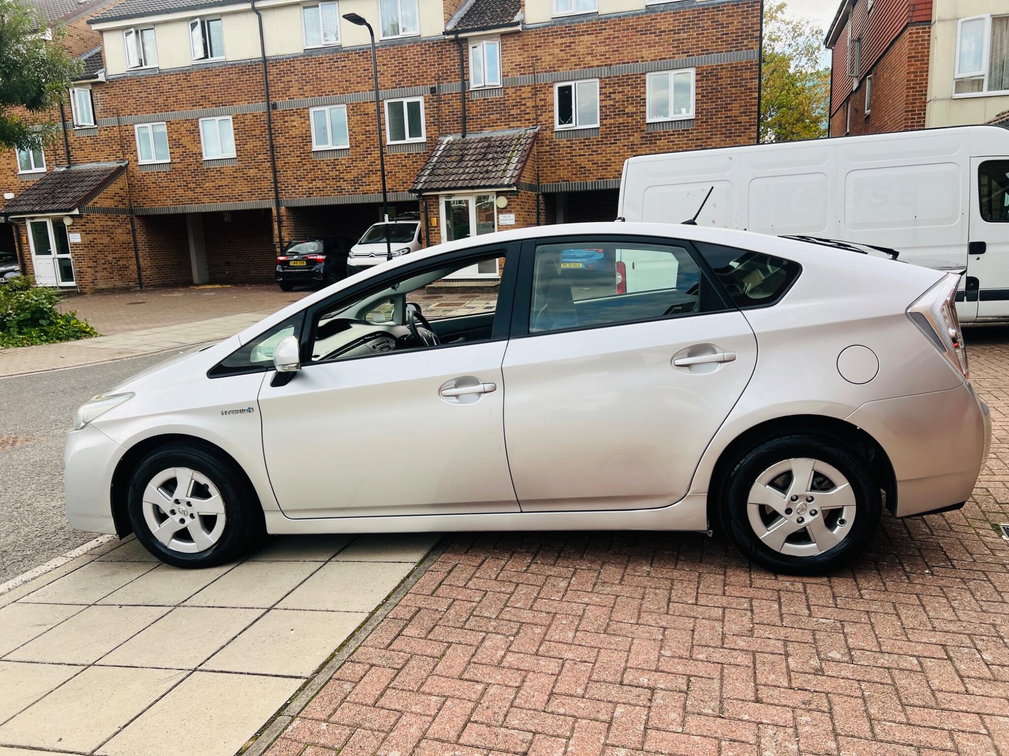 Toyota Prius view 24
