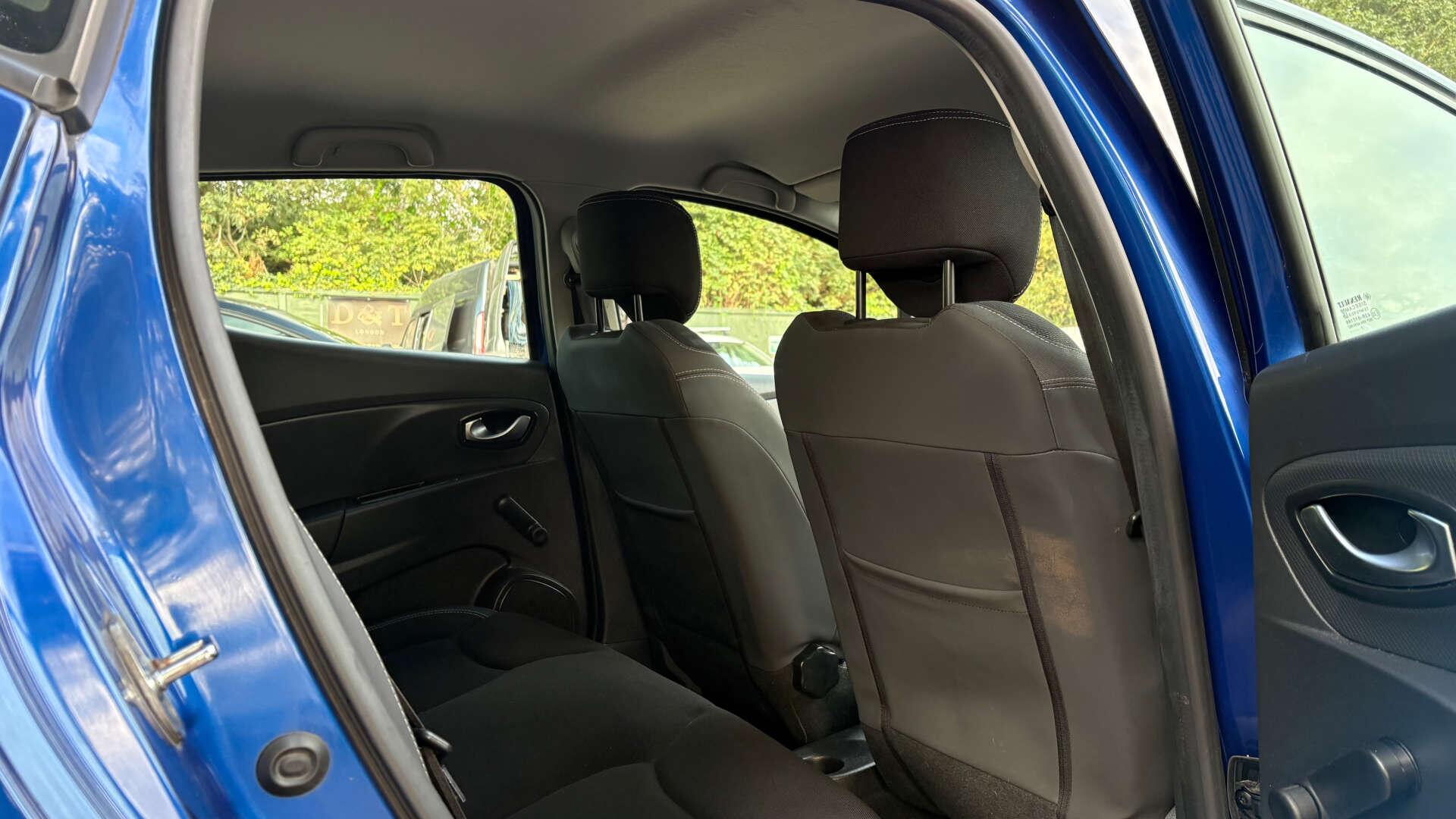 Renault Clio view 12