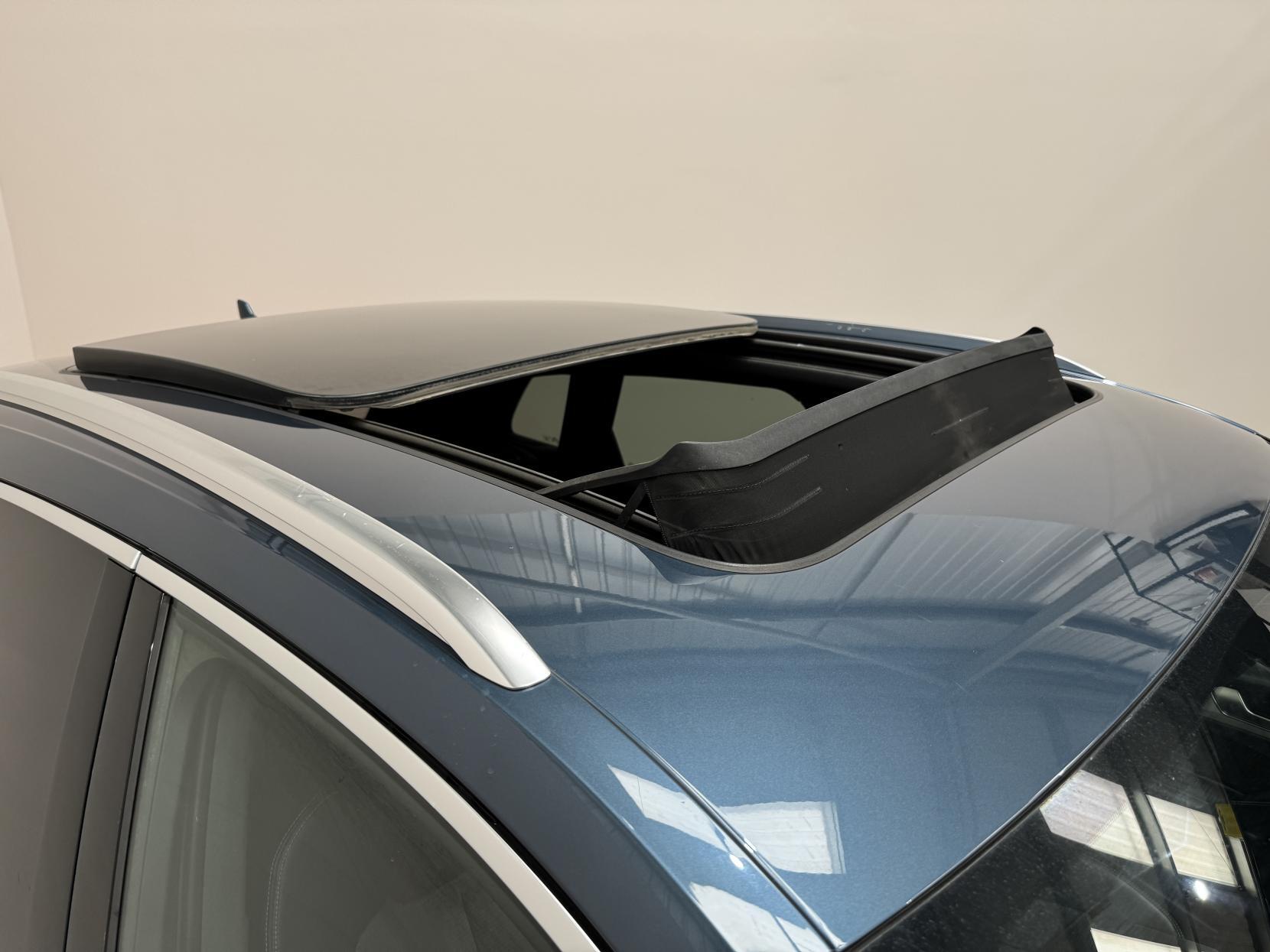 Audi Q5 view 3