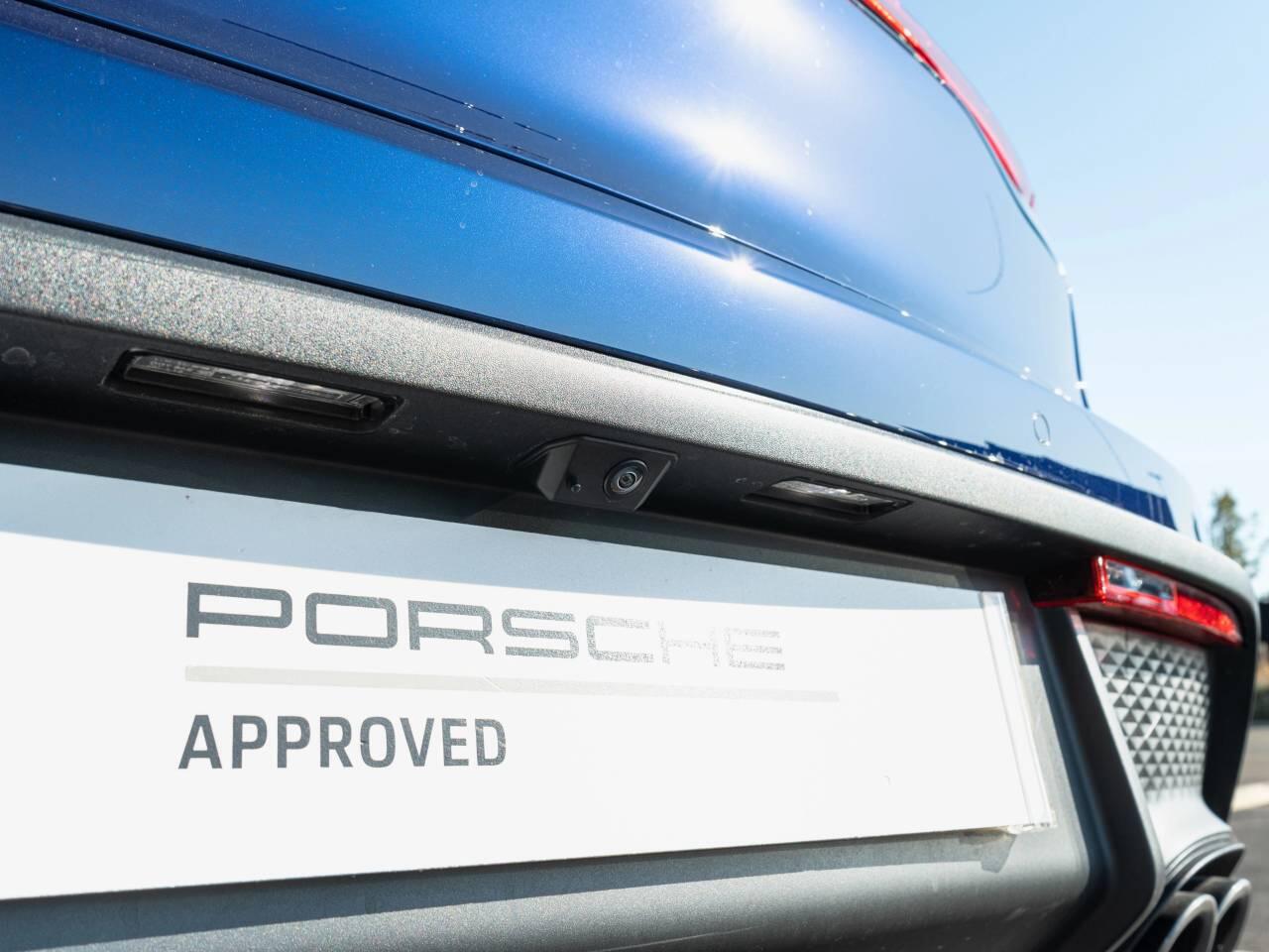 Porsche Macan view 10