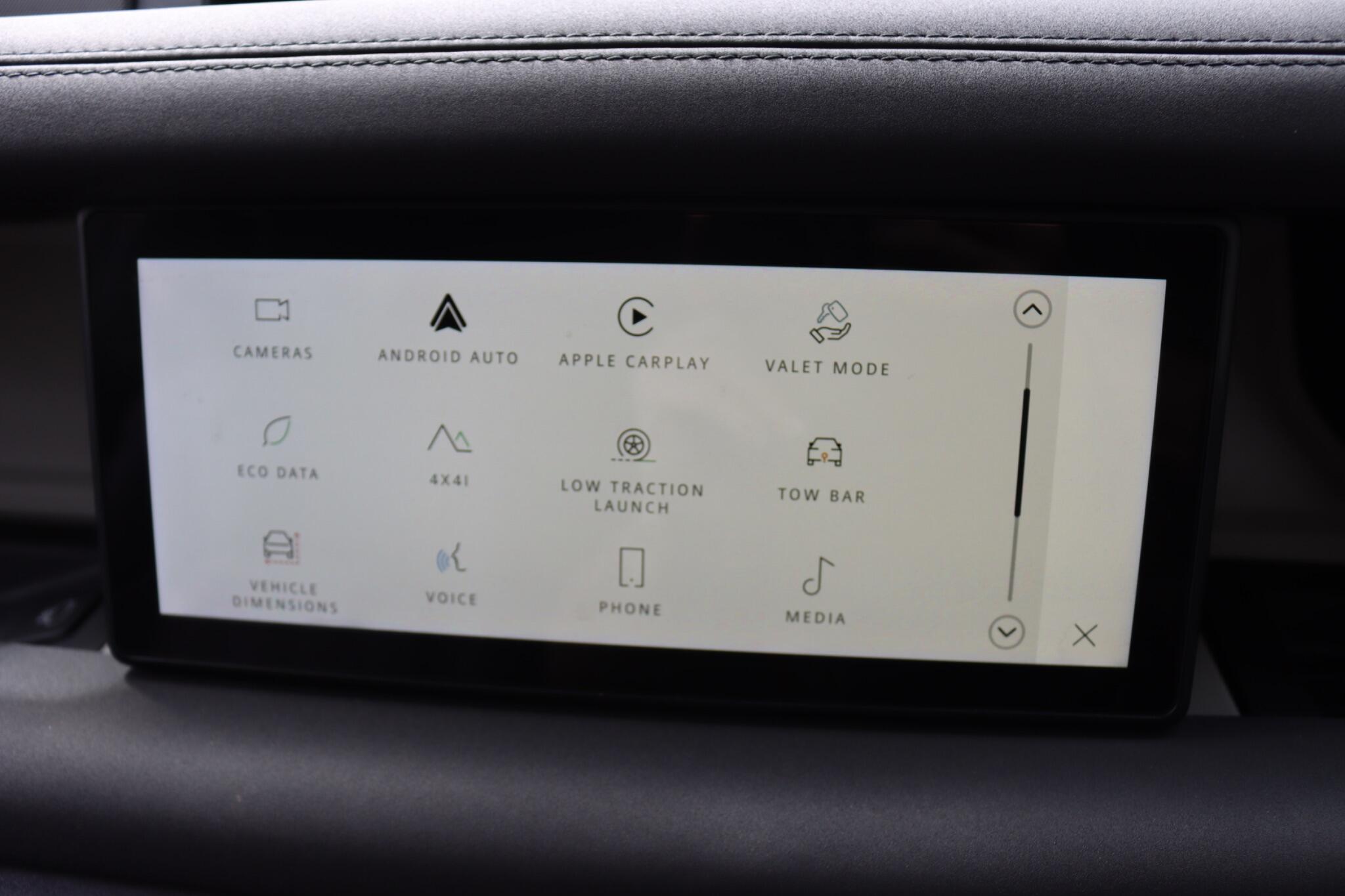 Land Rover Defender view 31