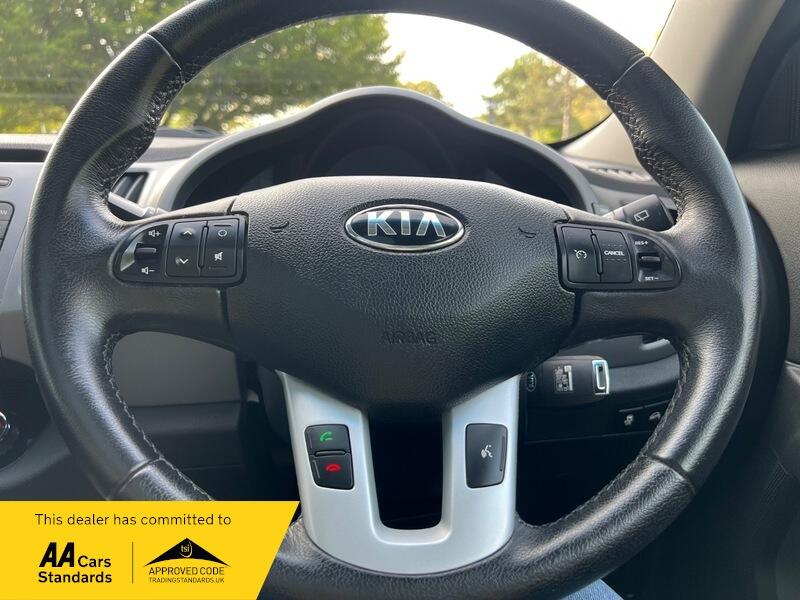 2015 Kia Sportage 1.7 CRDi EcoDynamics 2 2WD Euro 5 (s/s) 5dr • 20,853 miles image 55
