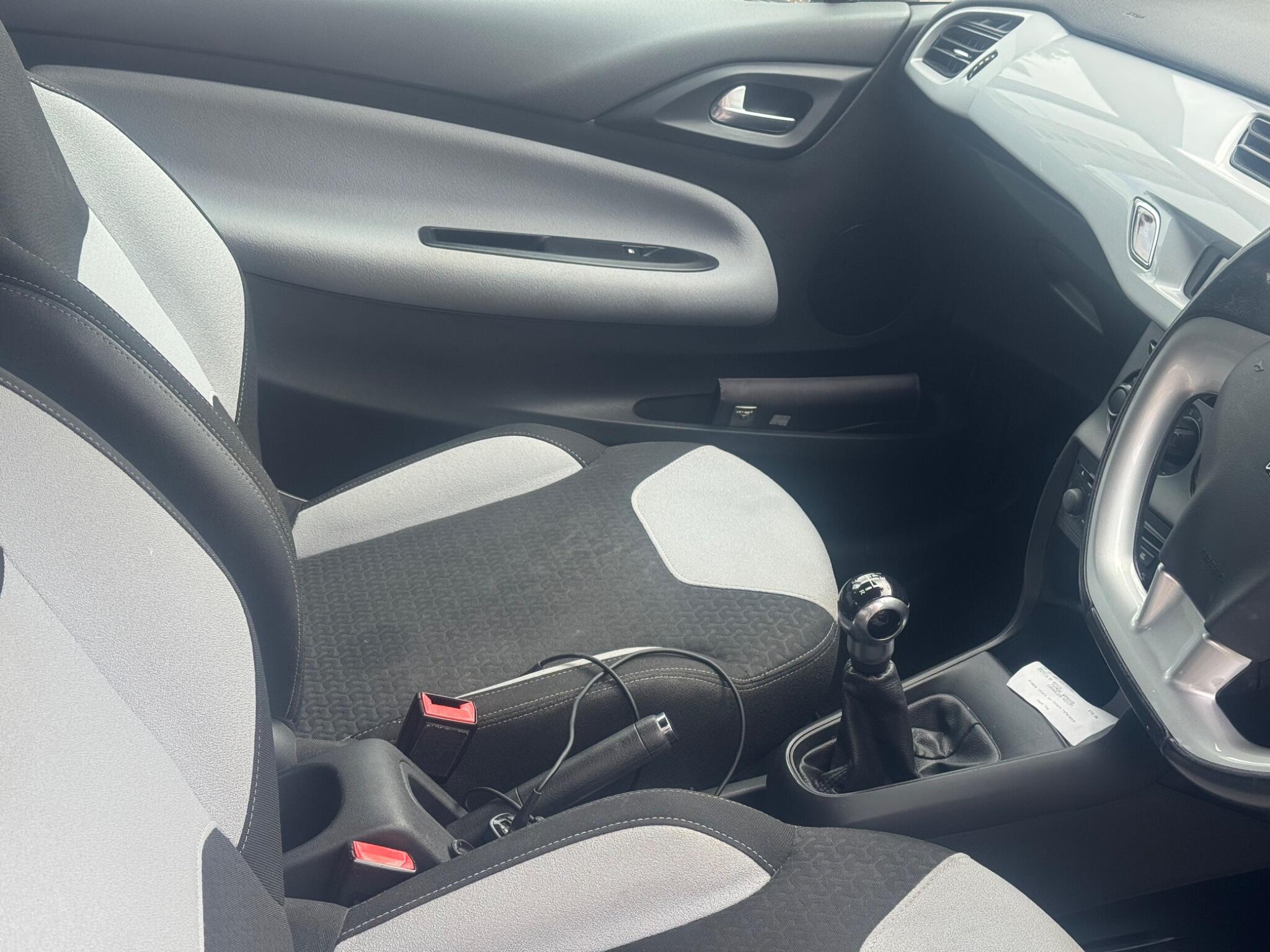 Citroen DS3 view 34