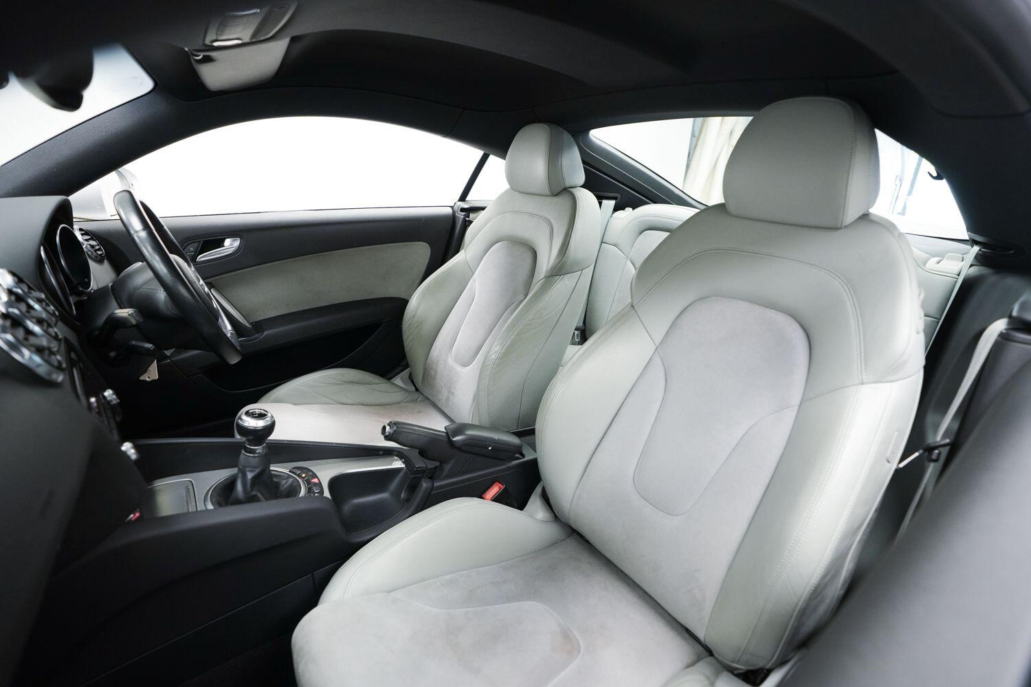 Audi TT view 19