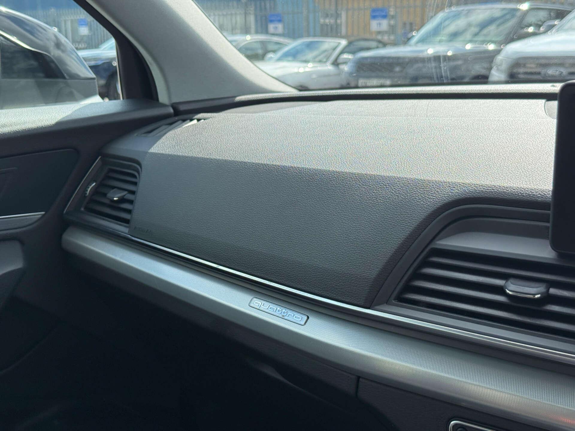 Audi Q5 view 60