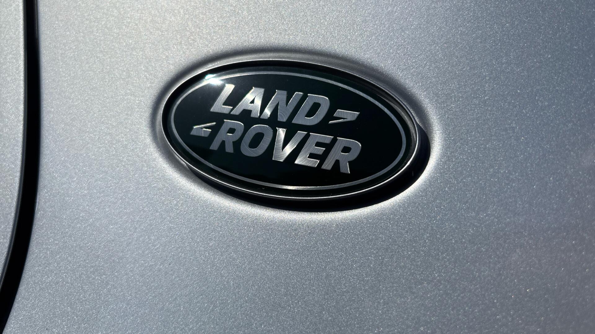 Land Rover Discovery Sport view 41