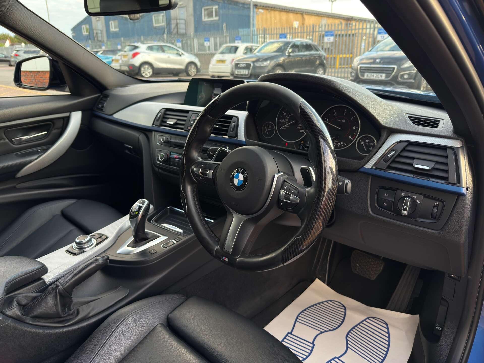 BMW 3 Series view 27