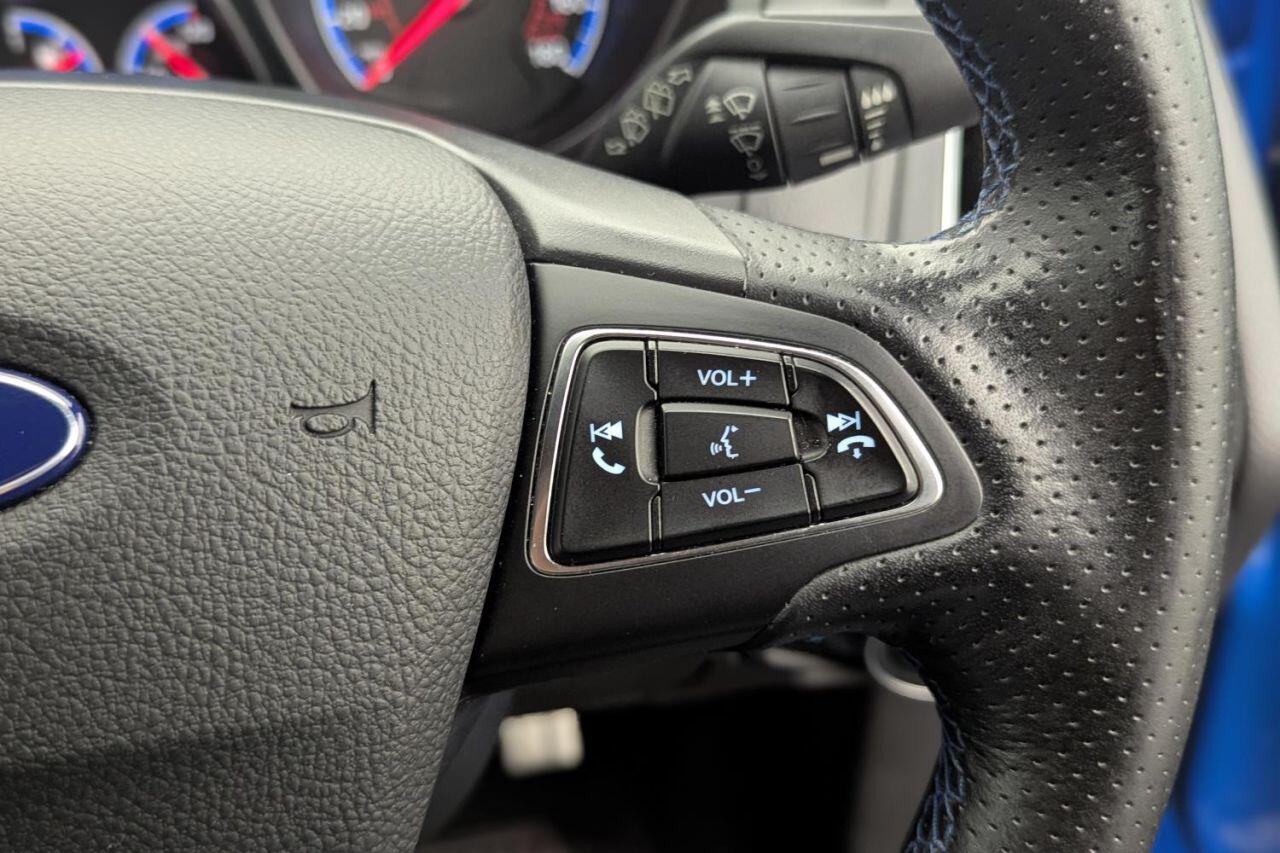 Ford Focus view 32