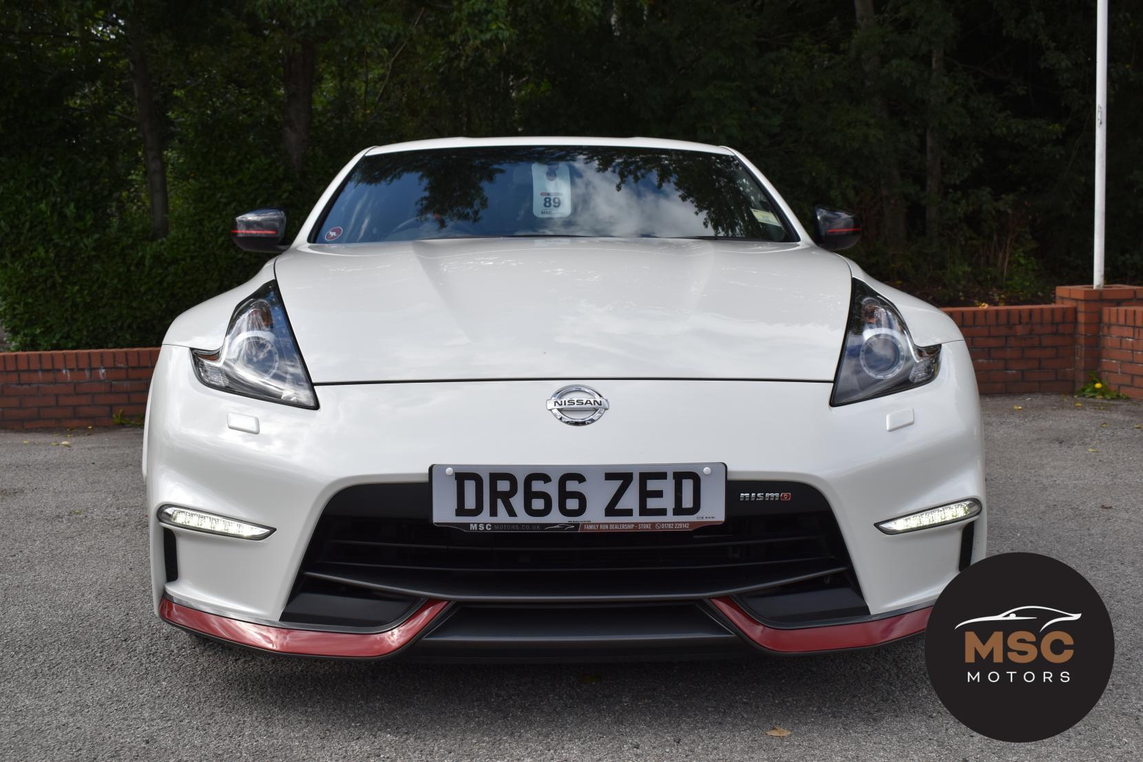 Nissan 370 Z view 4