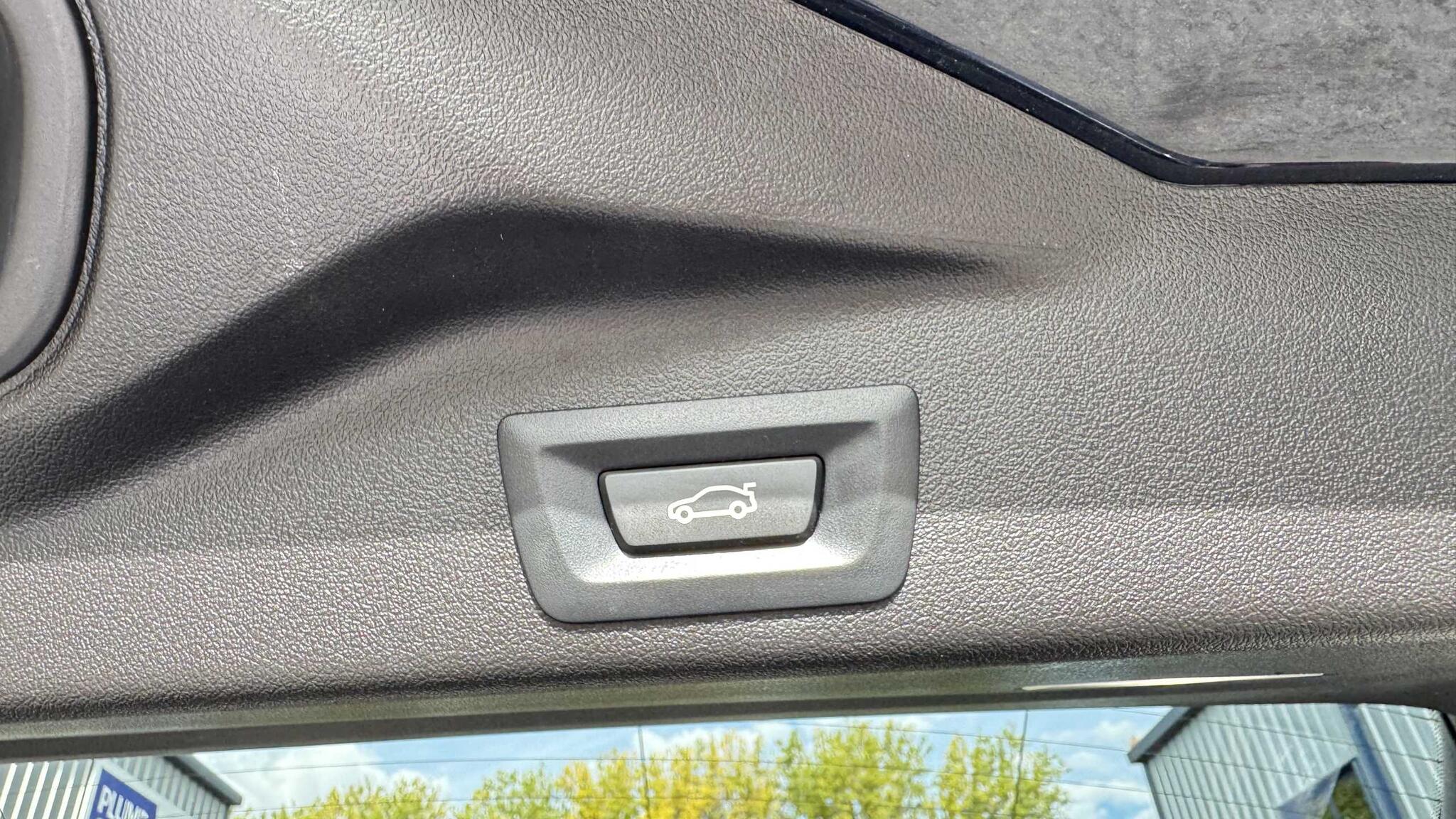 BMW X5 view 12