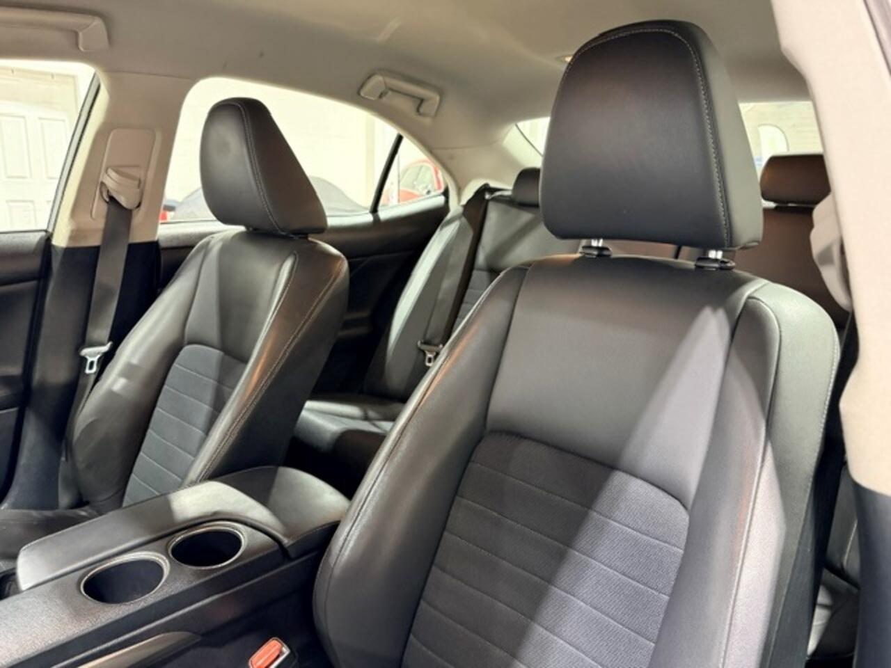 Lexus IS view 35
