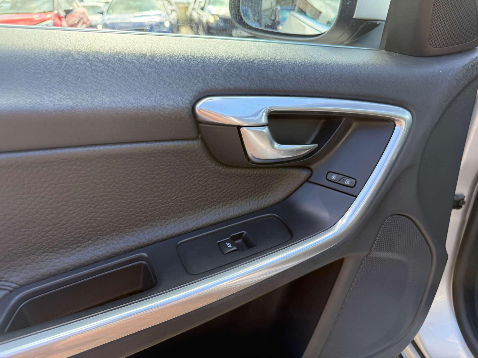 Volvo V60 view 81