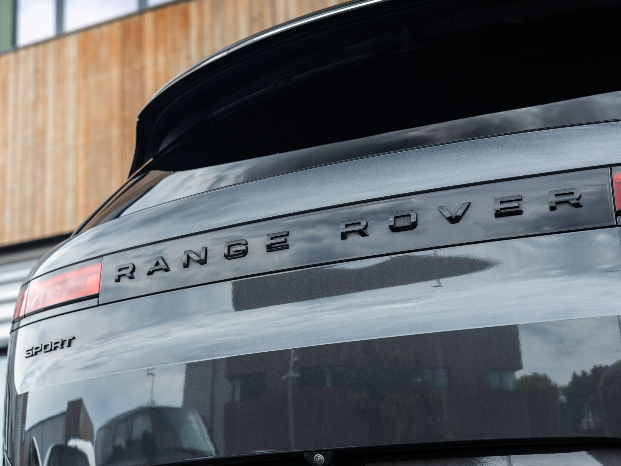 Land Rover Range Rover Sport view 16