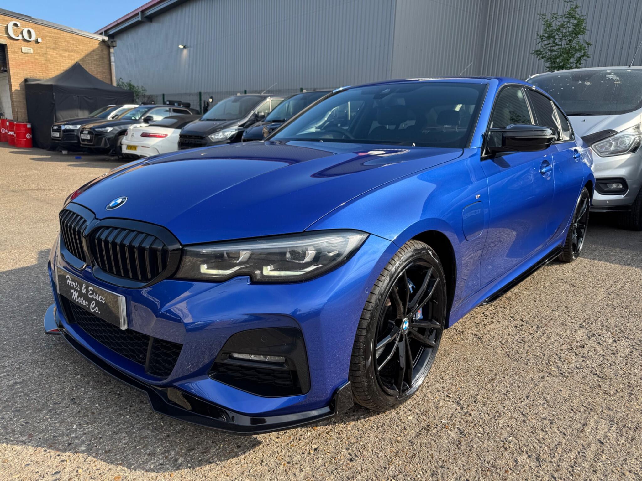 BMW 3 Series view 6