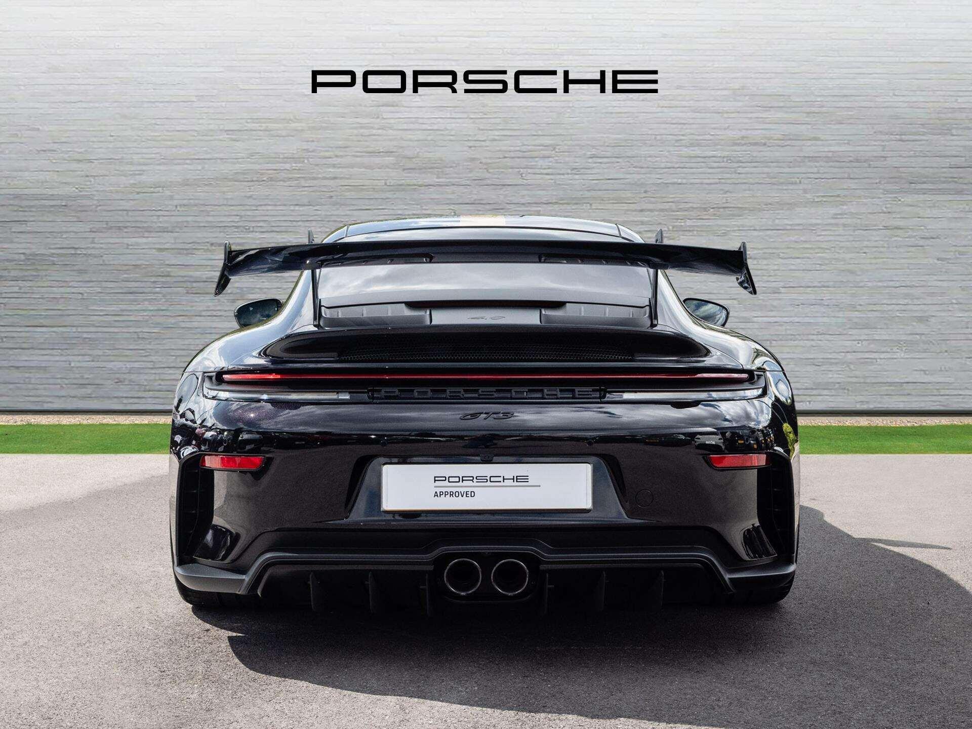Porsche 911 view 10