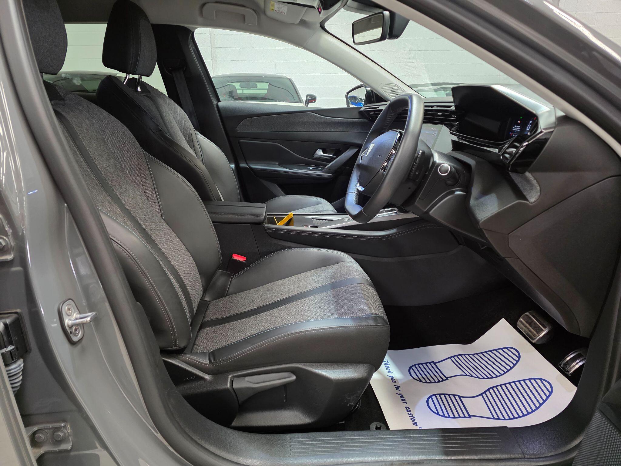 Peugeot 408 view 6